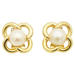 Christian Dior Vintage 1980s Interlocked White Round Pearl Flower Clip Earrings