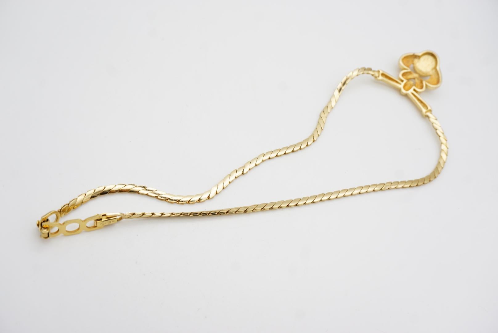 Christian Dior Vintage 1980er Jahre Iris Weiß Perle Blume durchbrochener Anhänger Halskette im Angebot 7