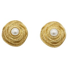 Christian Dior Vintage 1980 Irregular Spiral Round Circle Pearl Clip Earrings