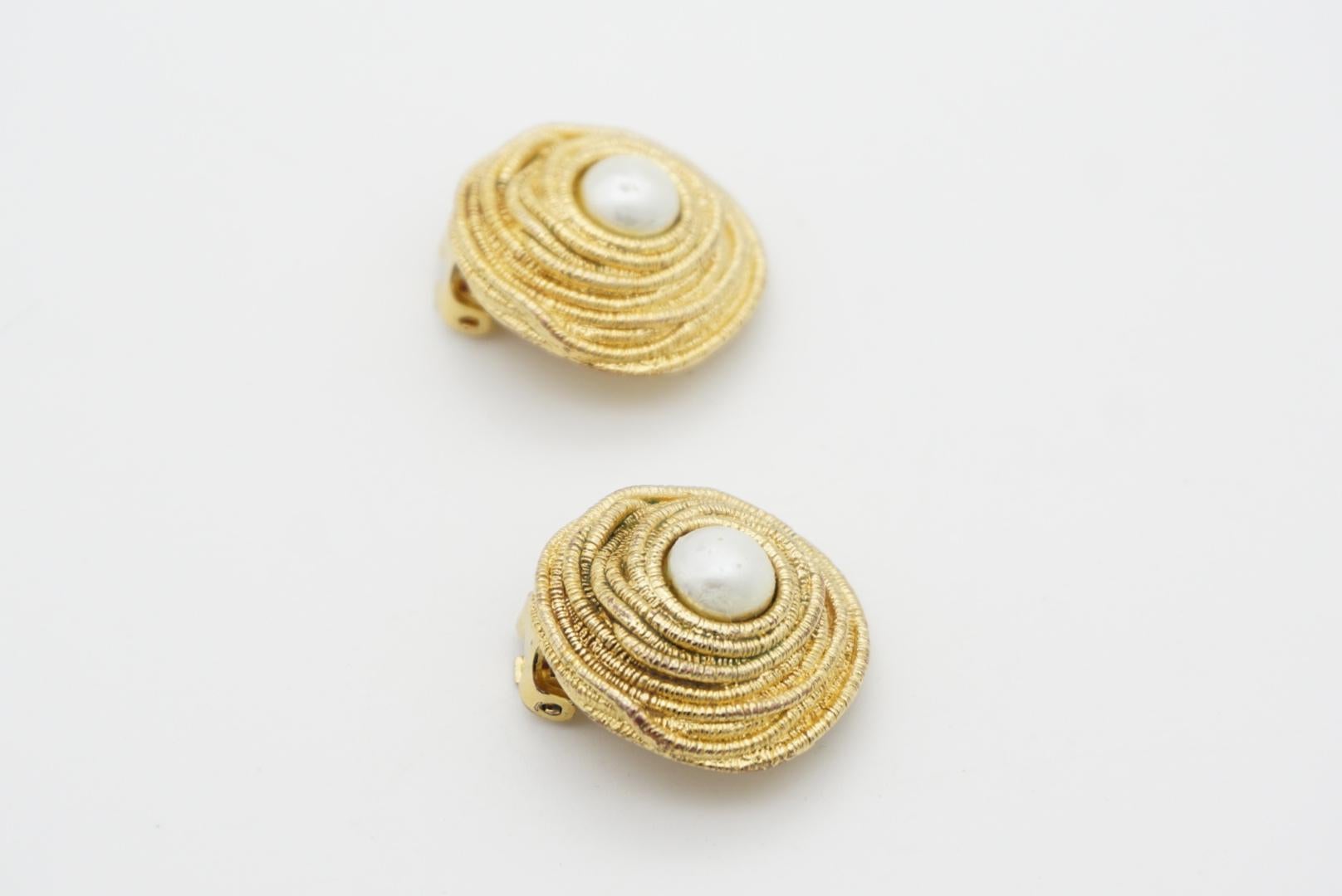 Christian Dior Vintage 1980s Irregular Spiral Round Pearl Clip Gold Earrings 3