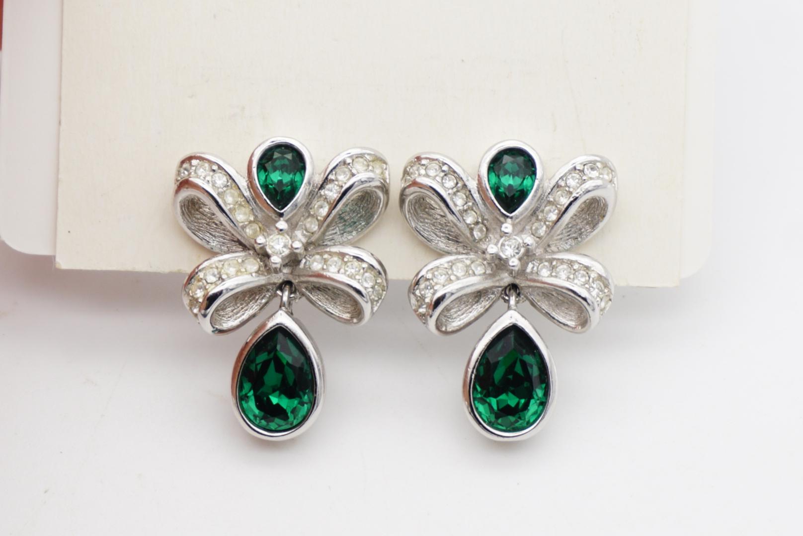 Christian Dior Vintage 1980s Knot Bow Crystals Emerald Water Drop Clip Earrings For Sale 5