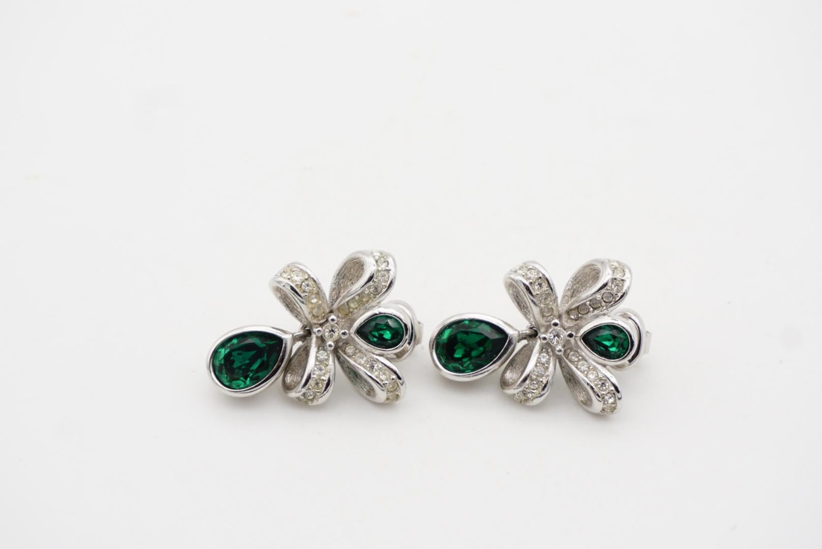 Christian Dior Vintage 1980s Knot Bow Crystals Emerald Water Drop Clip Earrings For Sale 11