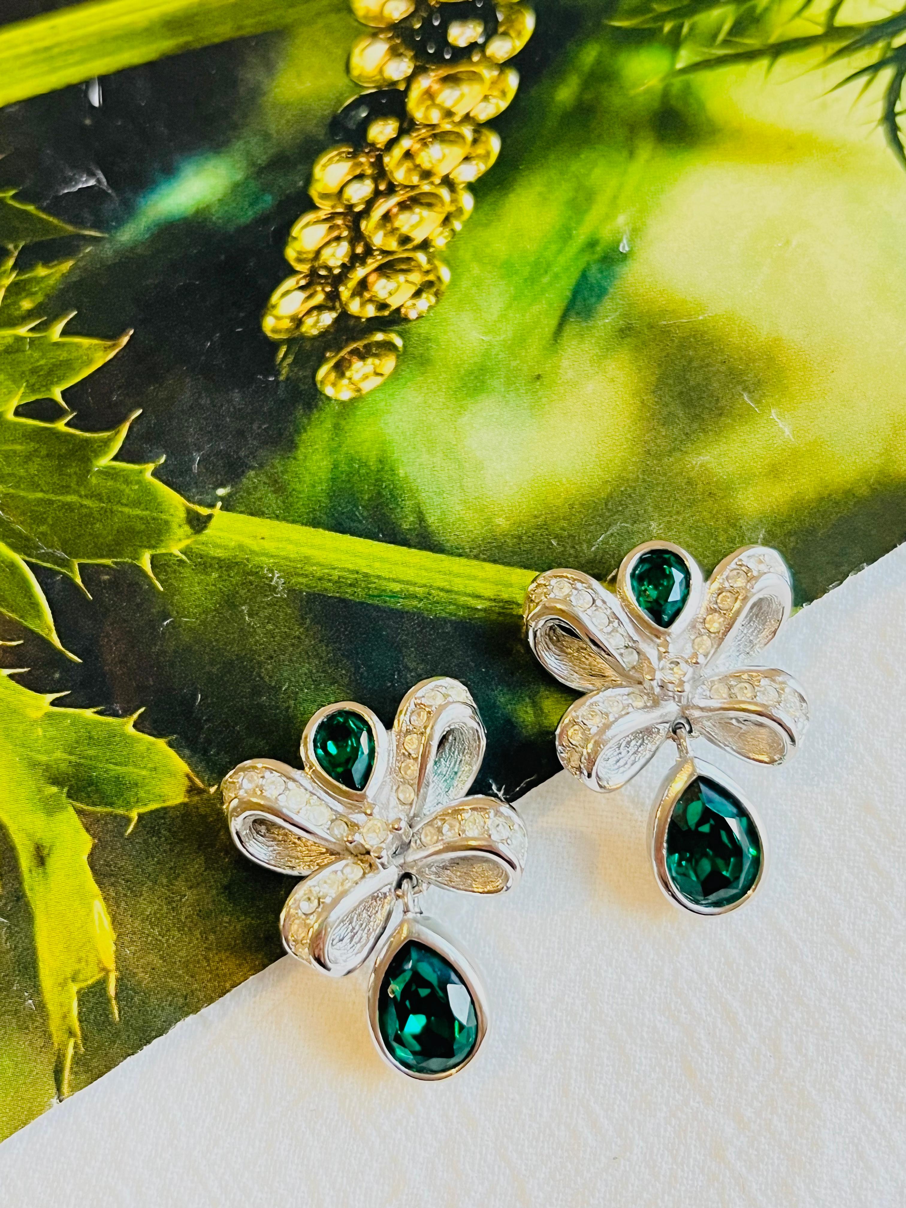 Art Deco Christian Dior Vintage 1980s Knot Bow Crystals Emerald Water Drop Clip Earrings For Sale