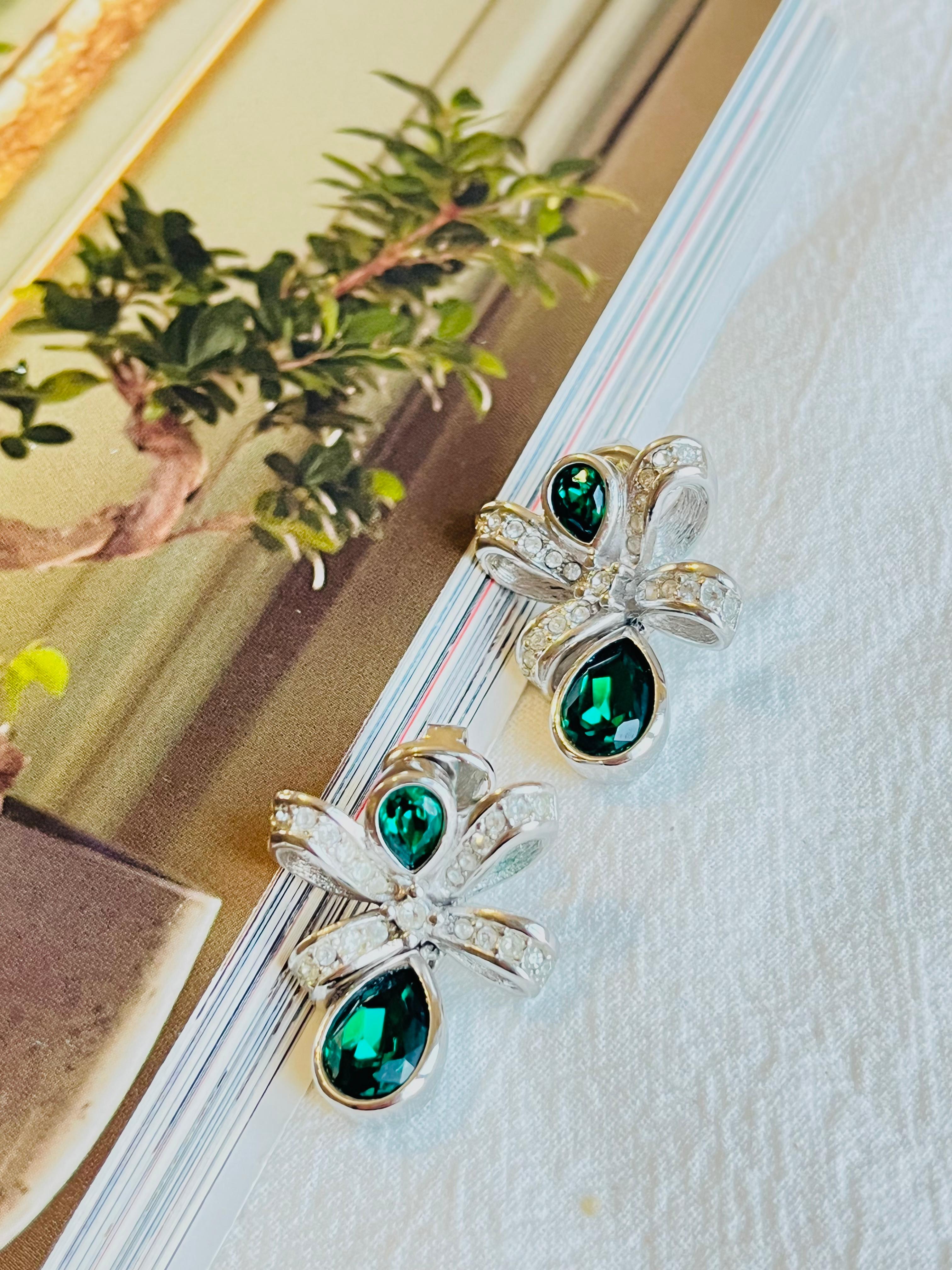 Women's or Men's Christian Dior Vintage 1980s Knot Bow Crystals Emerald Water Drop Clip Earrings For Sale