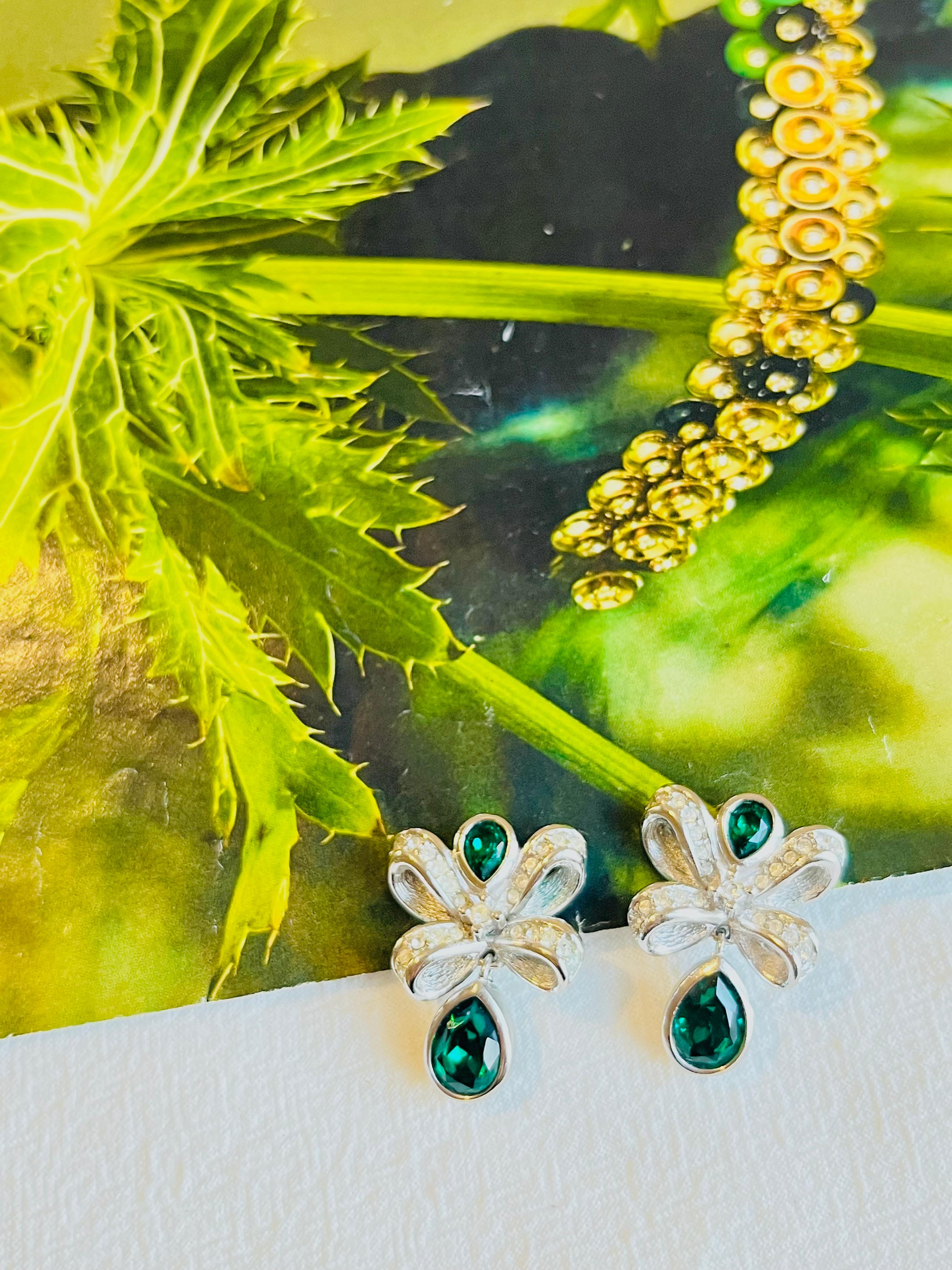 Women's or Men's Christian Dior Vintage 1980s Knot Bow Crystals Emerald Water Drop Clip Earrings For Sale