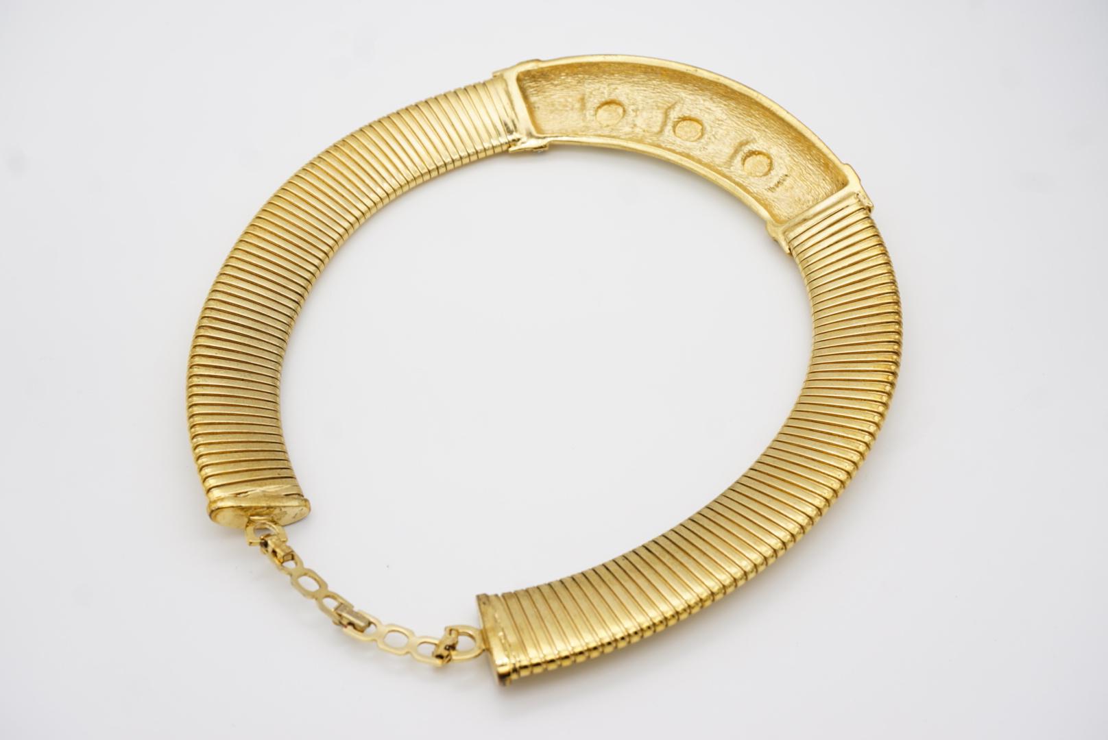 Christian Dior Vintage 1980s Lapis Crystals Beige Wide Ribbed Omega Necklace For Sale 7
