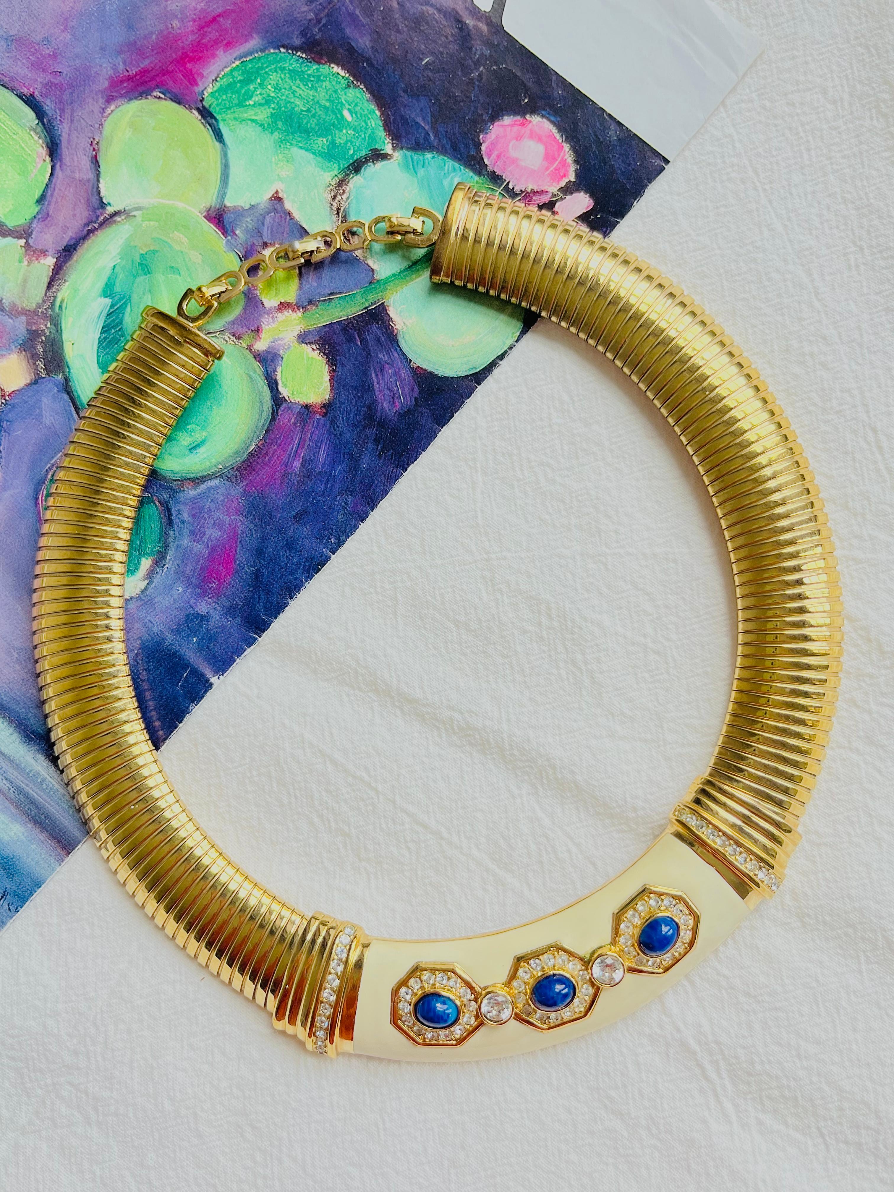 Art Deco Christian Dior Vintage 1980s Lapis Crystals Beige Wide Ribbed Omega Necklace For Sale
