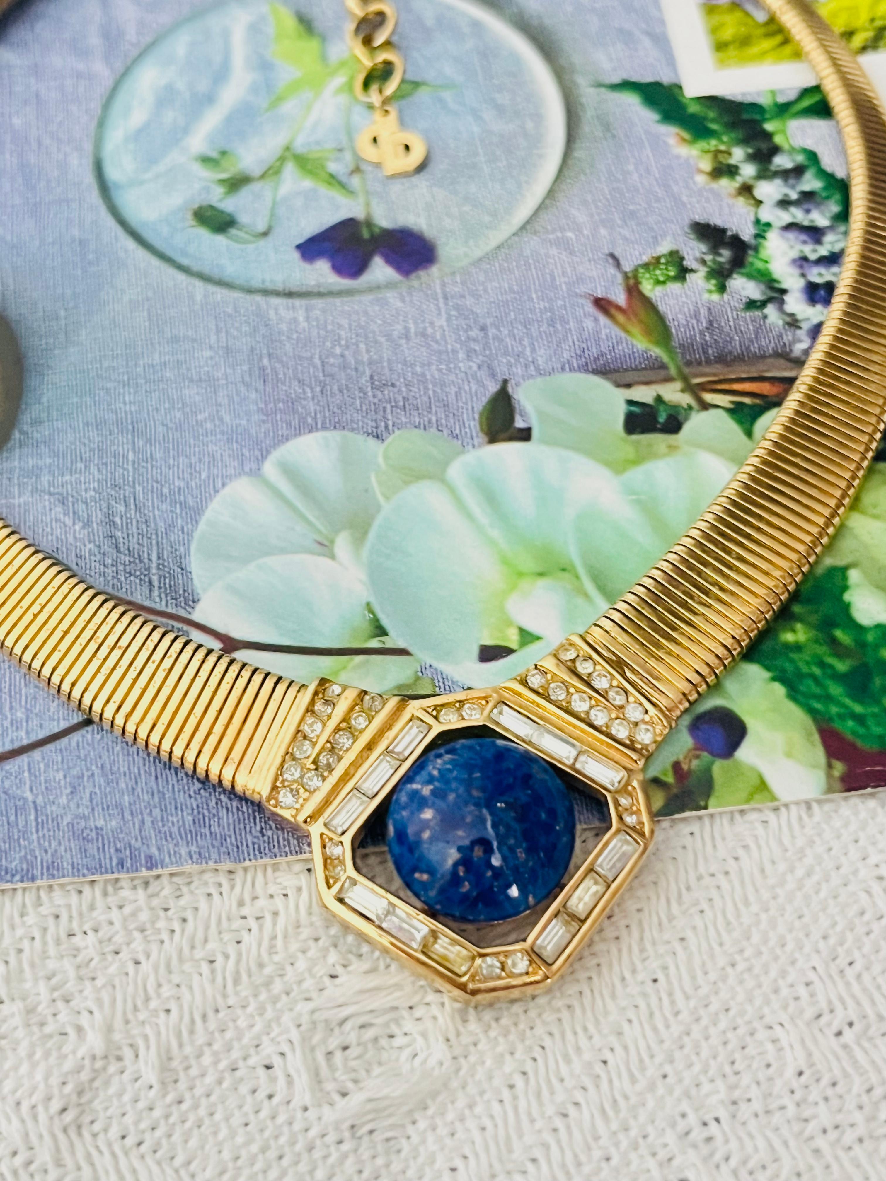 Art Deco Christian Dior Vintage 1980s Lapis Foil Cabochon Crystals Ribbed Omega Necklace For Sale