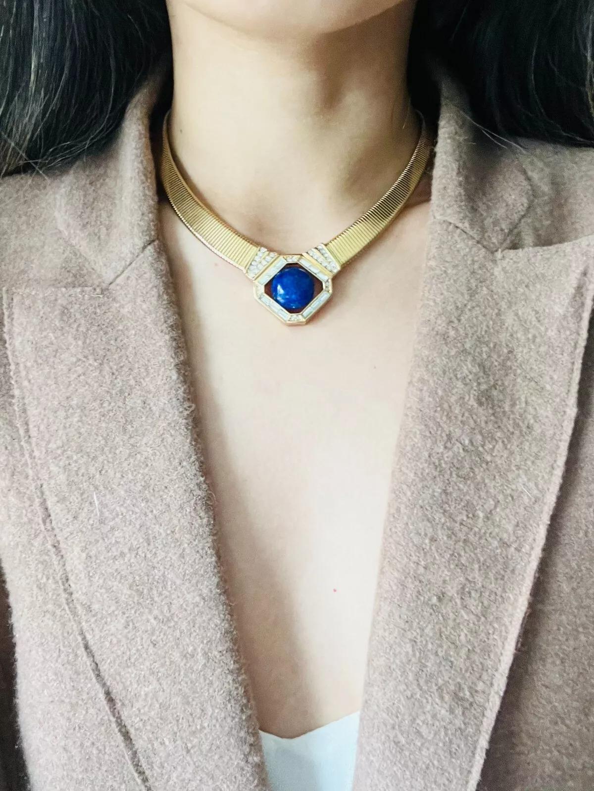 Women's or Men's Christian Dior Vintage 1980s Lapis Foil Cabochon Crystals Ribbed Omega Necklace For Sale
