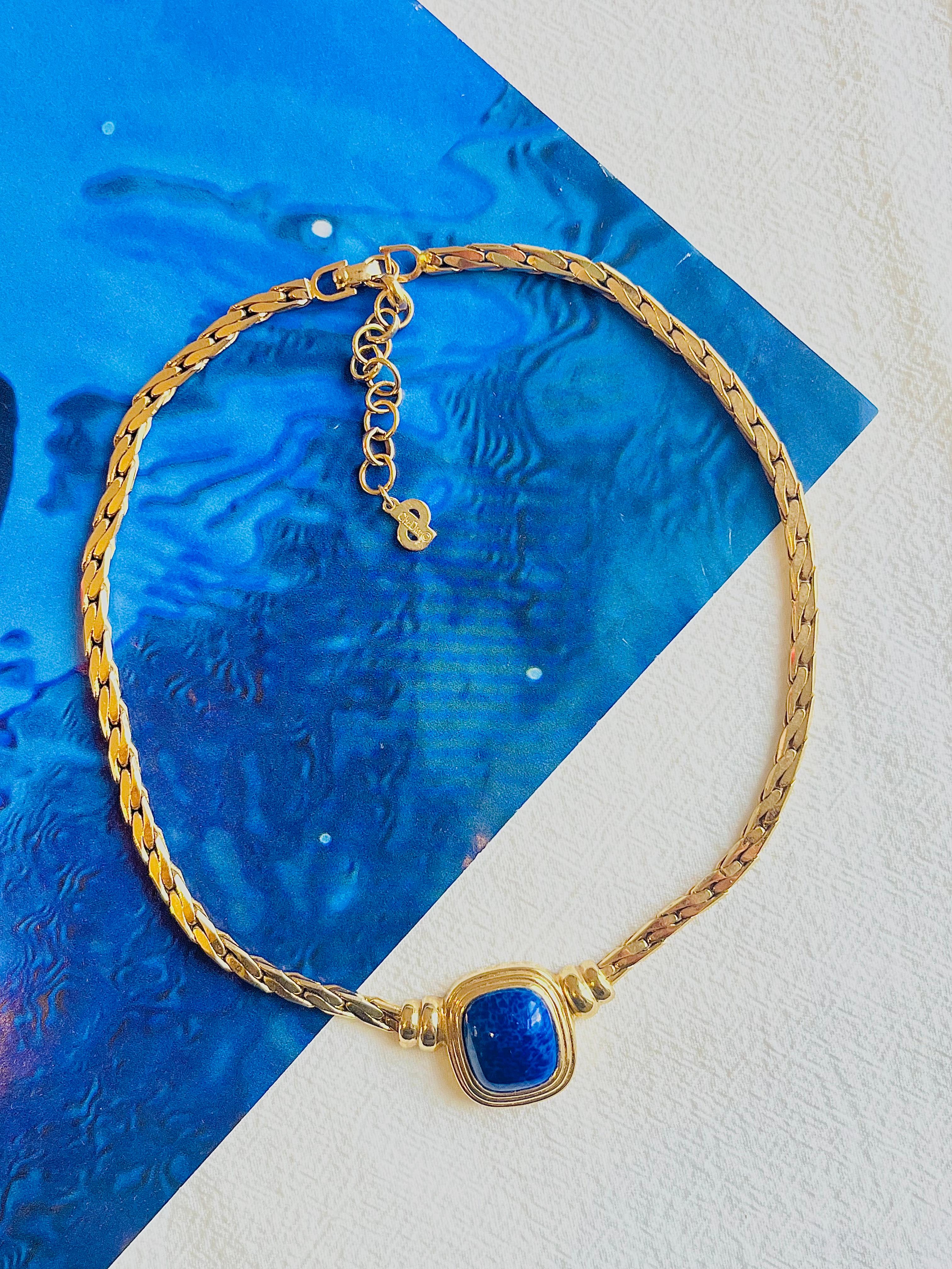 Christian Dior Vintage 1980 Lapis Navy Collana con ciondolo rettangolare con cabochon In condizioni ottime in vendita a Wokingham, England