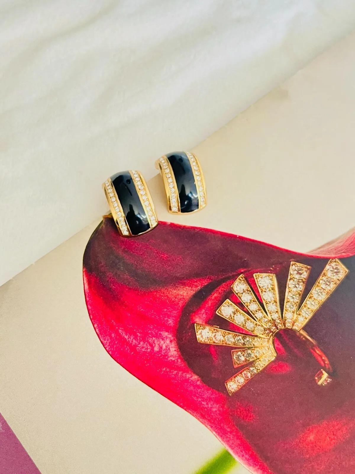 Christian Dior Vintage 1980s Large Black Crystals Dome Half Hoop Clip Earrings In Excellent Condition For Sale In Wokingham, England