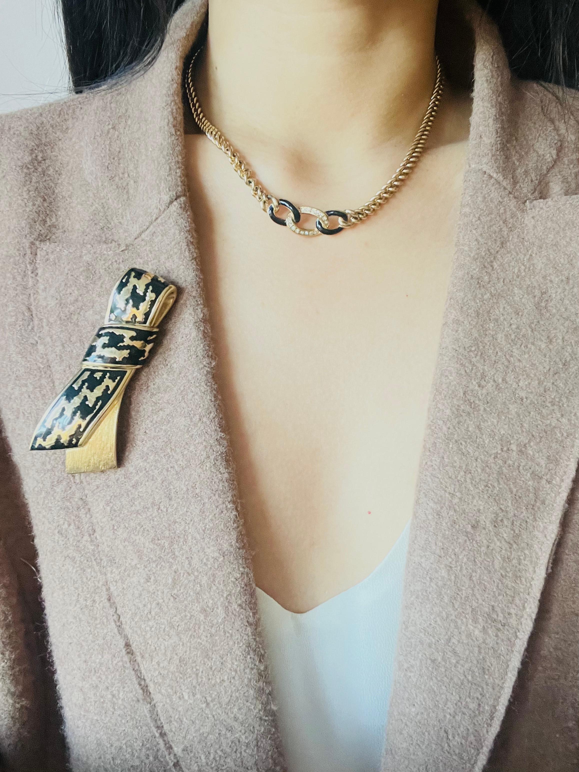 Christian Dior, grande broche émaillée noire vintage des années 1980 en vente 1