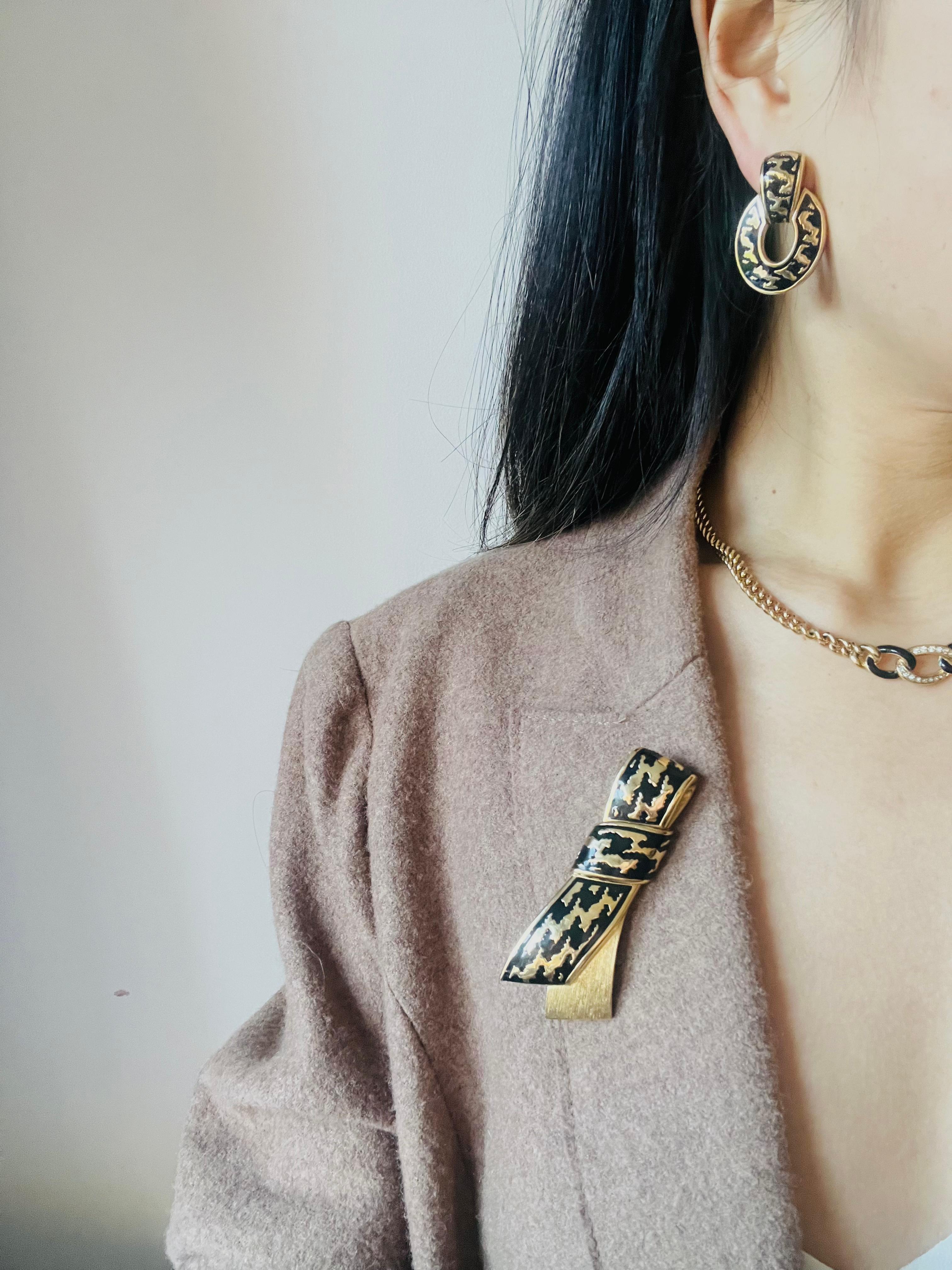 Christian Dior, grande broche émaillée noire vintage des années 1980 en vente 4