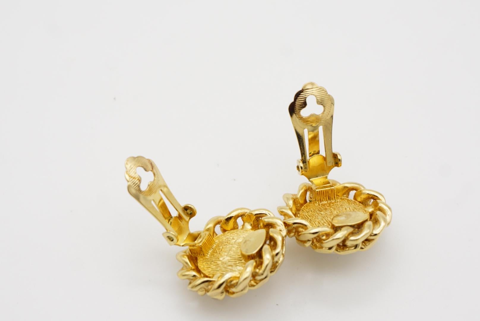 Christian Dior Vintage Años 80 Gran Círculo Pendientes de cuerda con perlas blancas entrelazadas en venta 8