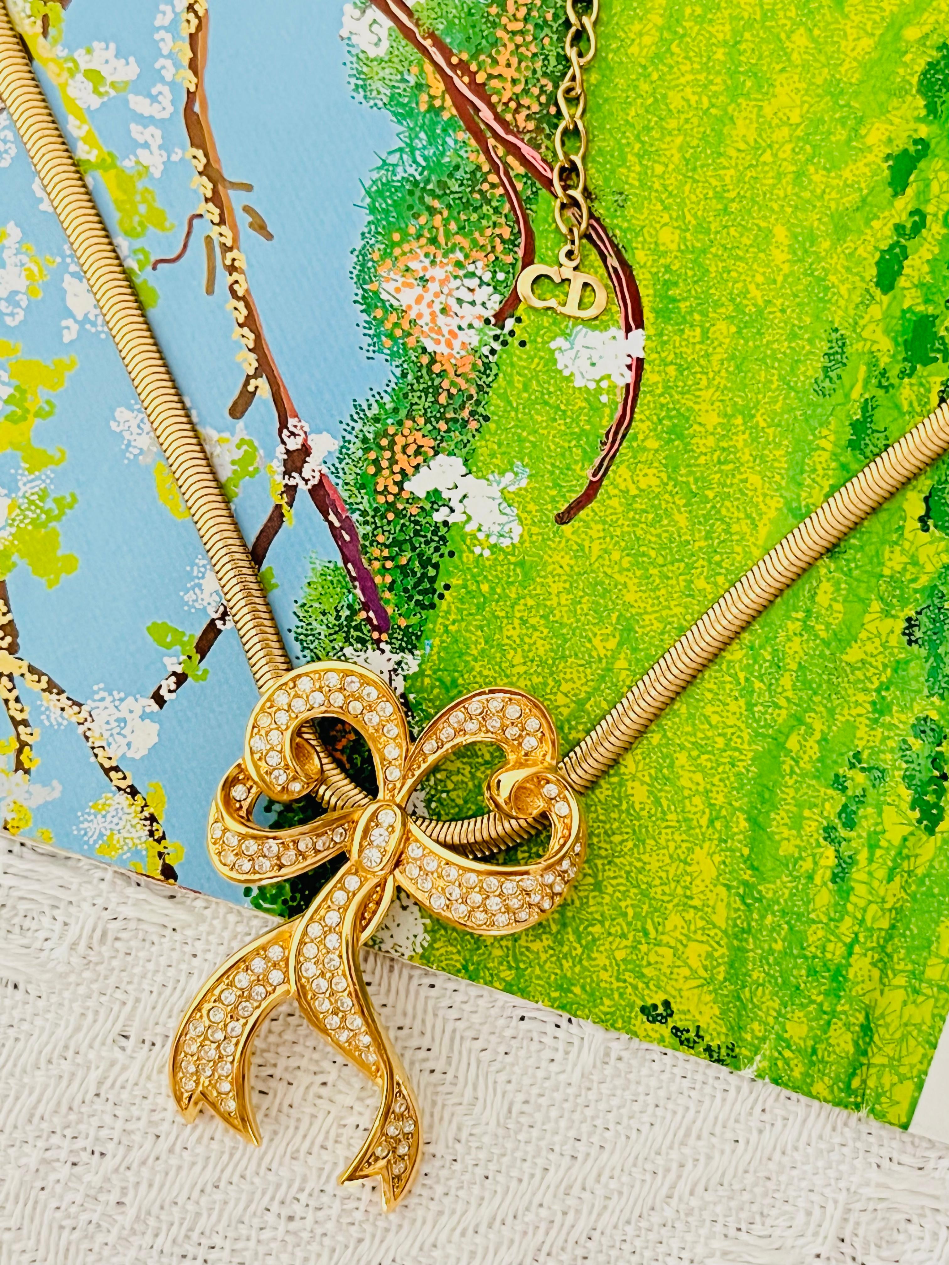 Christian Dior Vintage 1980s Large Crystals Ribbon Knot Bow Pendant Necklace Art Decó en venta