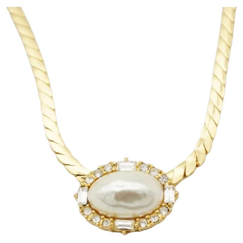 Christian Dior Vintage anni
80 Collana con ciondolo di perle ovali bianche e grandi cristalli