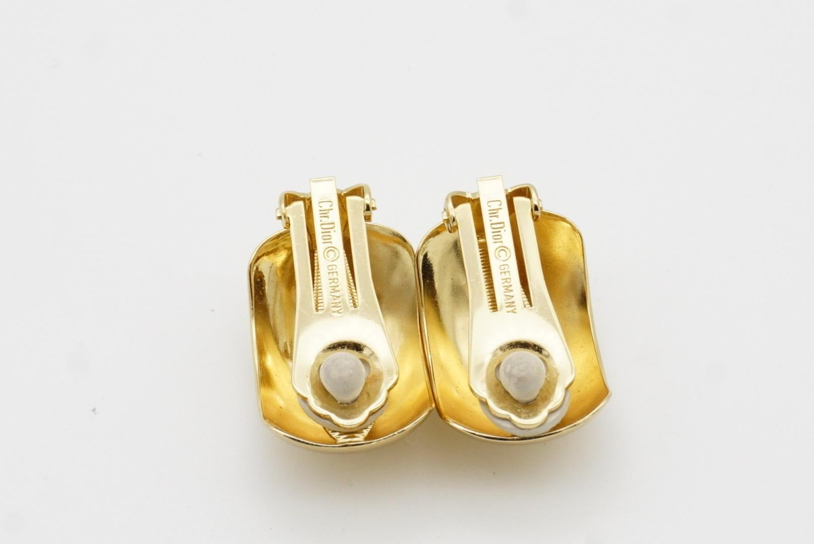 Christian Dior Vintage Años 80 Gran Cúpula Brillo Demi Aro Semicírculo Clip Pendientes en venta 6