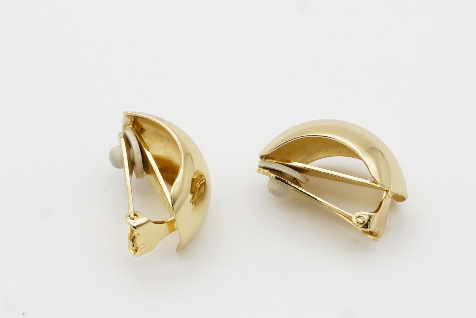 Christian Dior Vintage Años 80 Gran Cúpula Brillo Demi Aro Semicírculo Clip Pendientes en venta 7