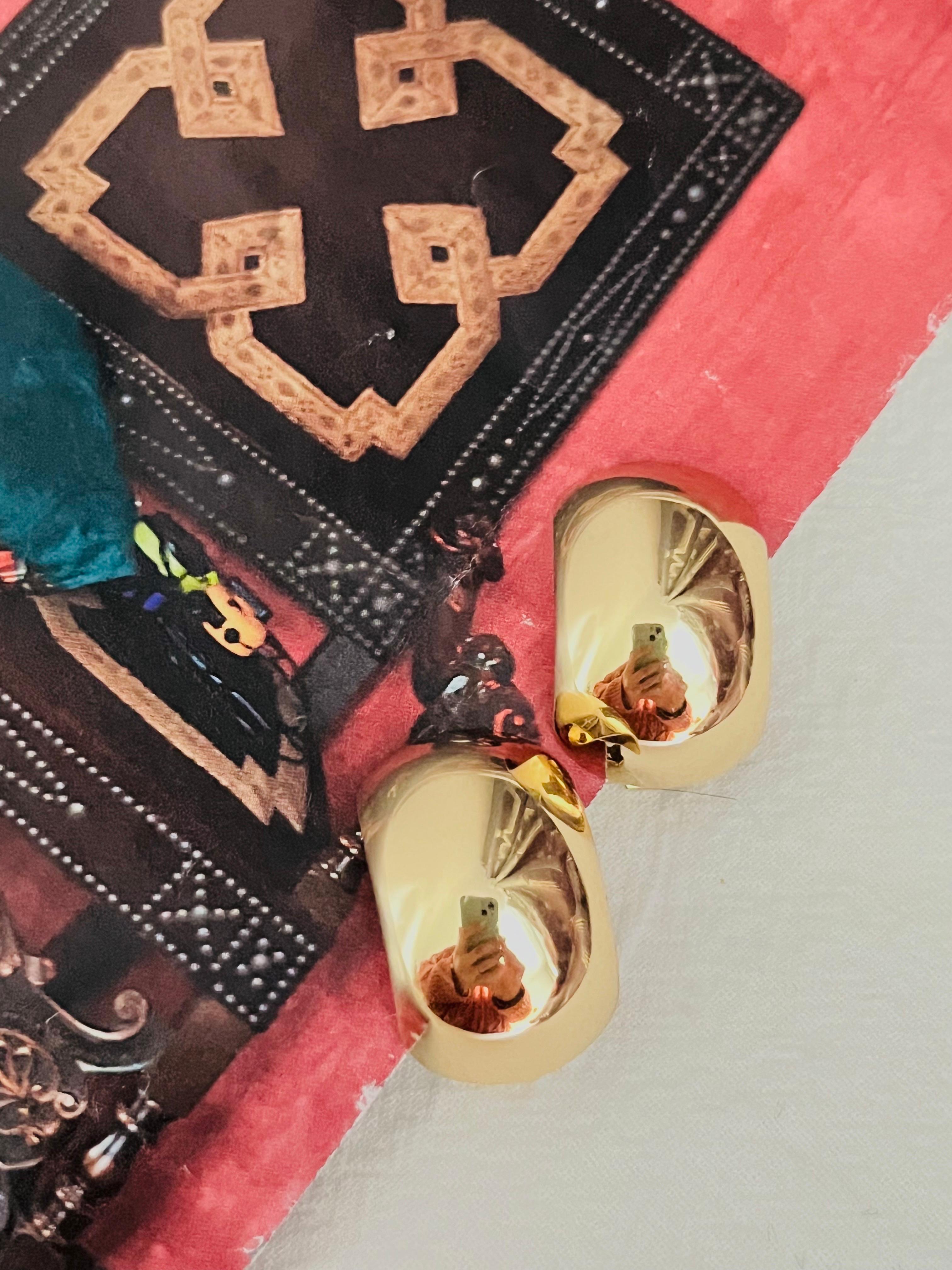 Christian Dior Vintage Años 80 Gran Cúpula Brillo Demi Aro Semicírculo Clip Pendientes en Excelente estado para la venta en Wokingham, England