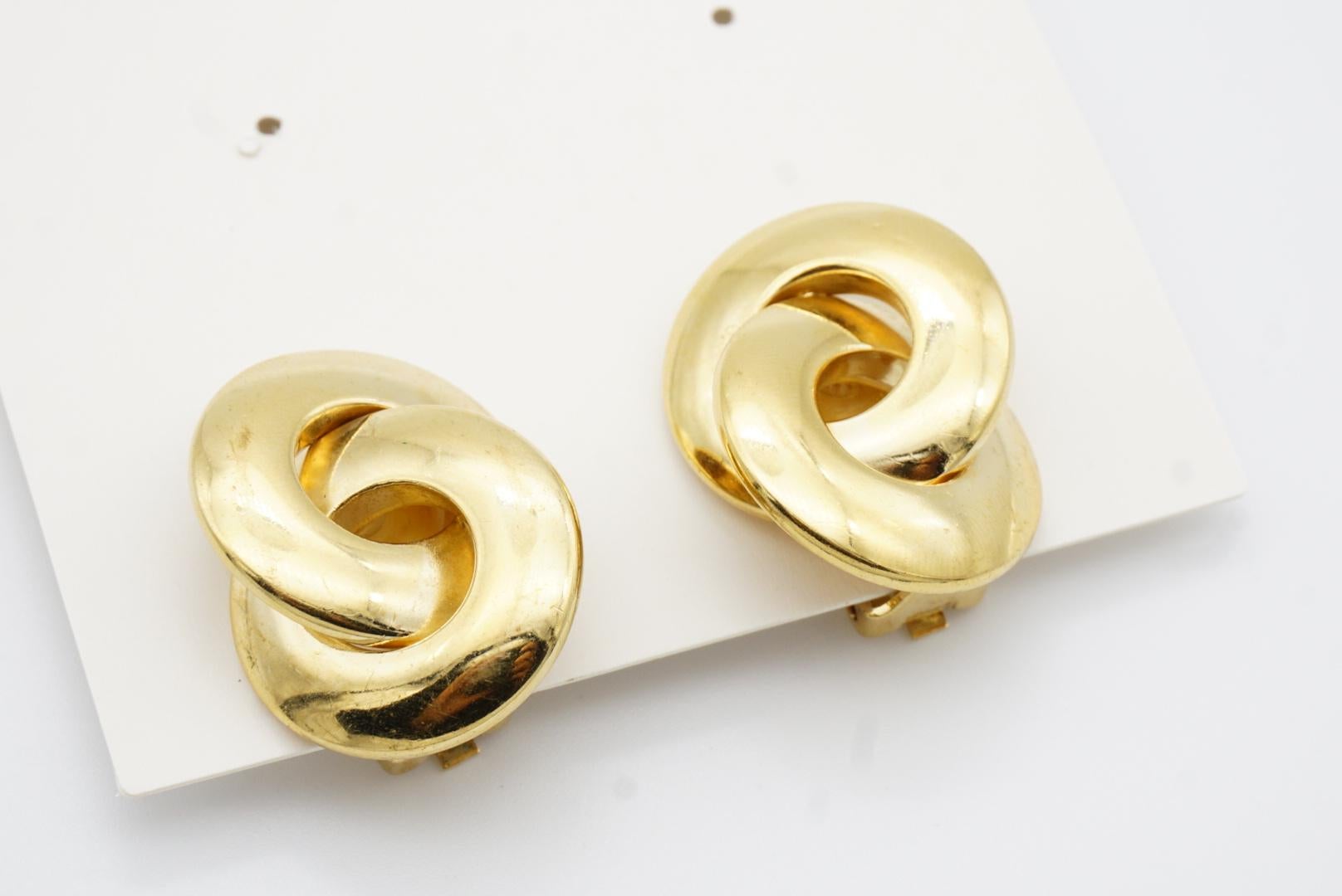 Christian Dior Vintage 1980s Large Glow Circle Hoop Interlocked Clip On Earrings For Sale 6