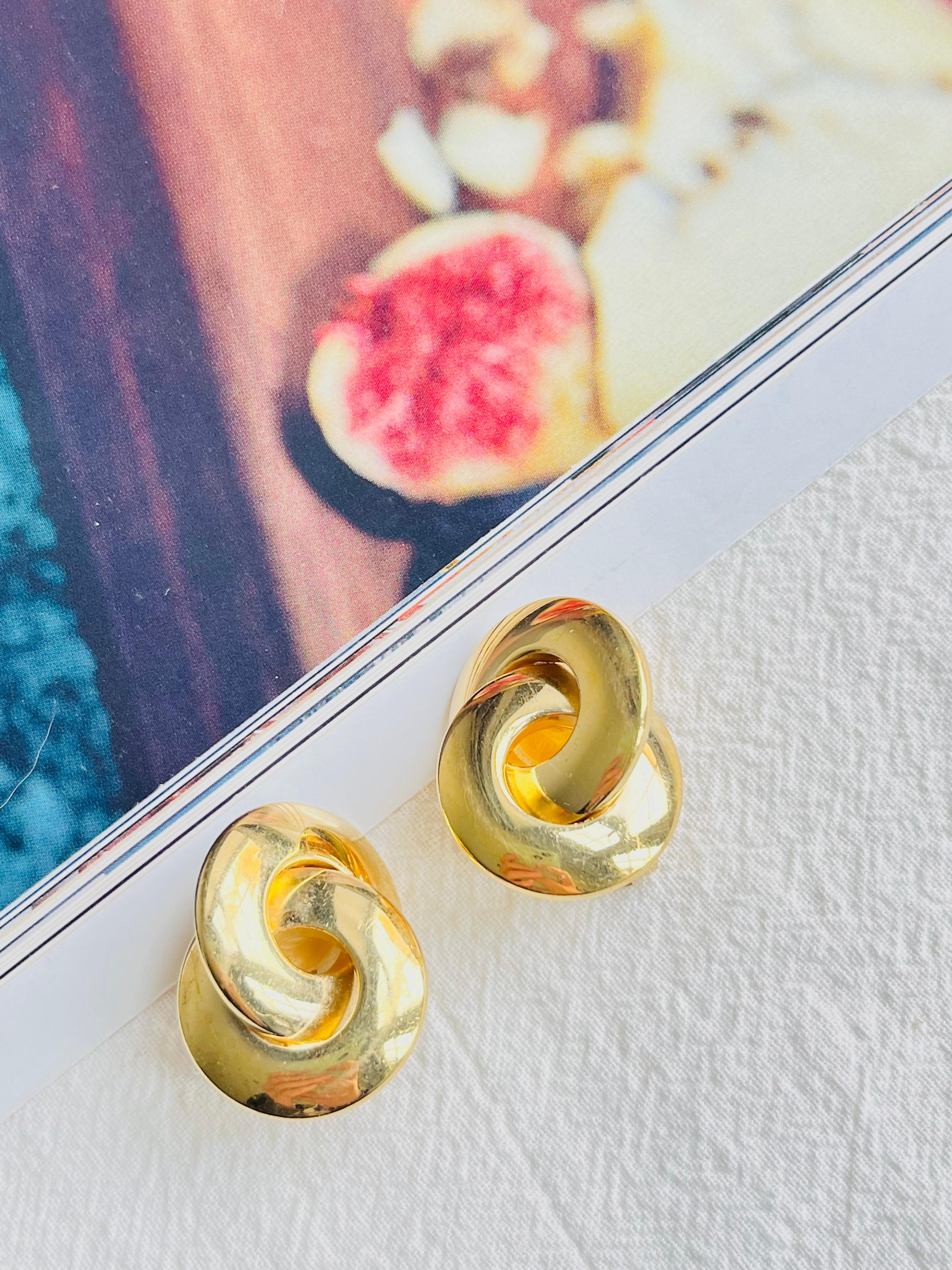 Art Deco Christian Dior Vintage 1980s Large Glow Circle Hoop Interlocked Clip On Earrings For Sale