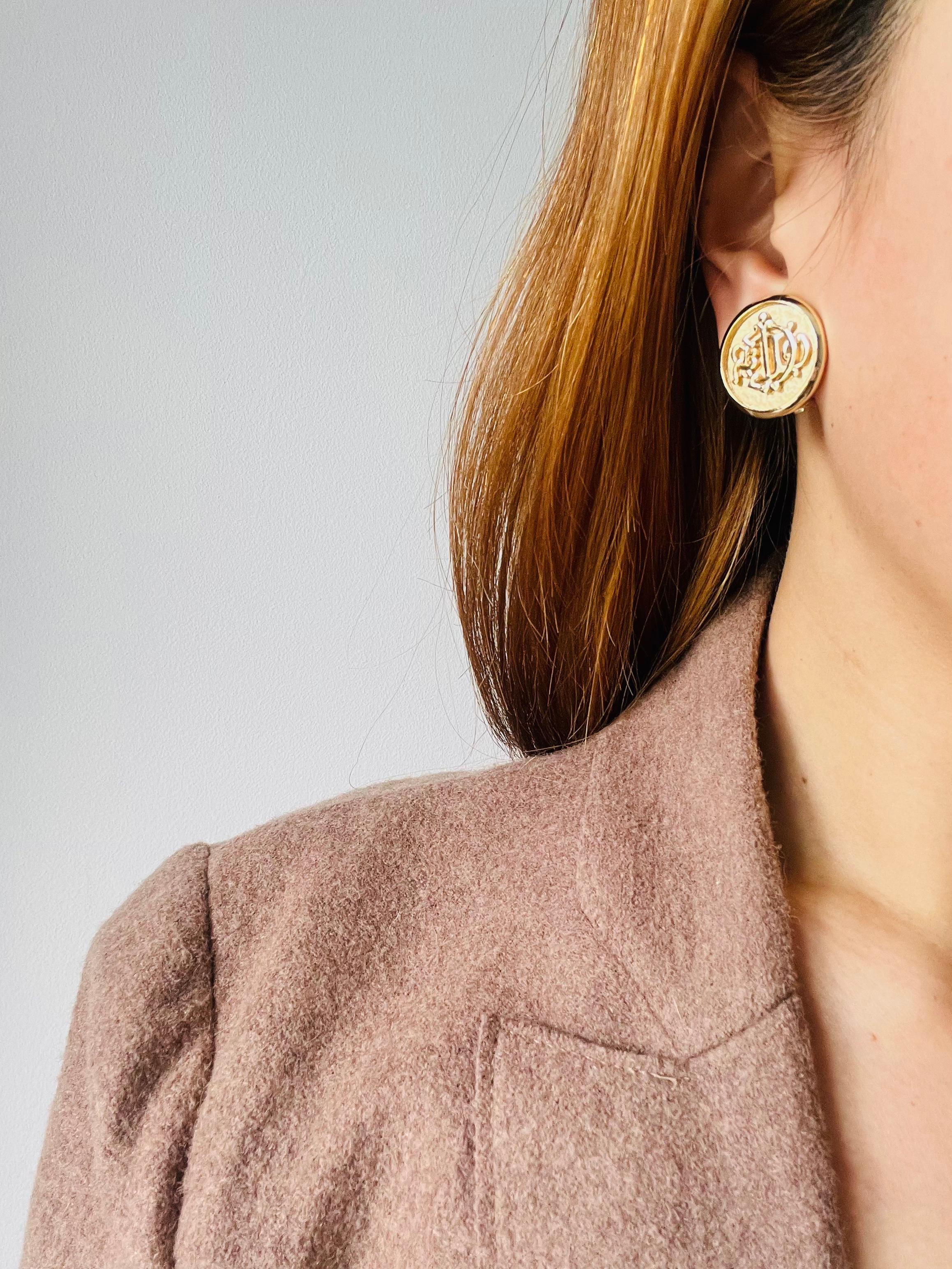Christian Dior Vintage 1980s Large Insignia Initial Monogram Logo Clip Earrings For Sale 1