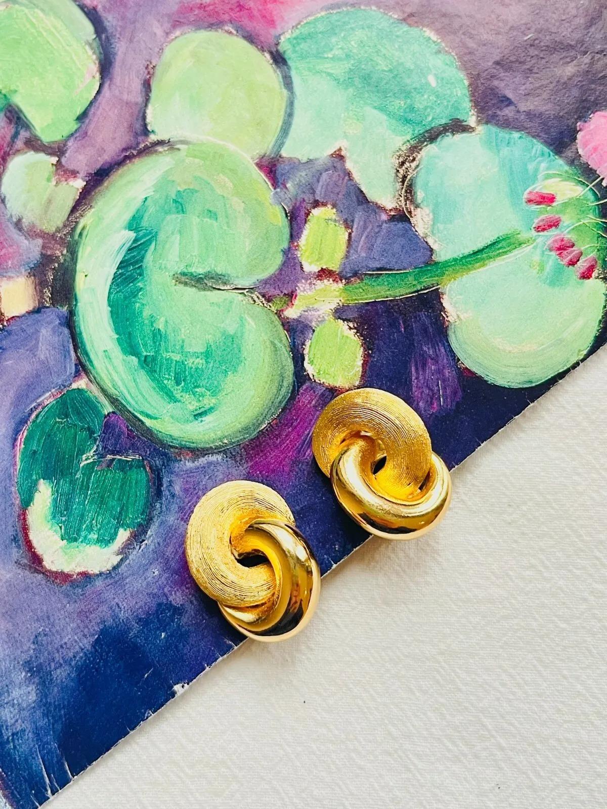 Art Deco Christian Dior Vintage 1980s Large Interlock Knot Matte Glow Clip Gold Earrings