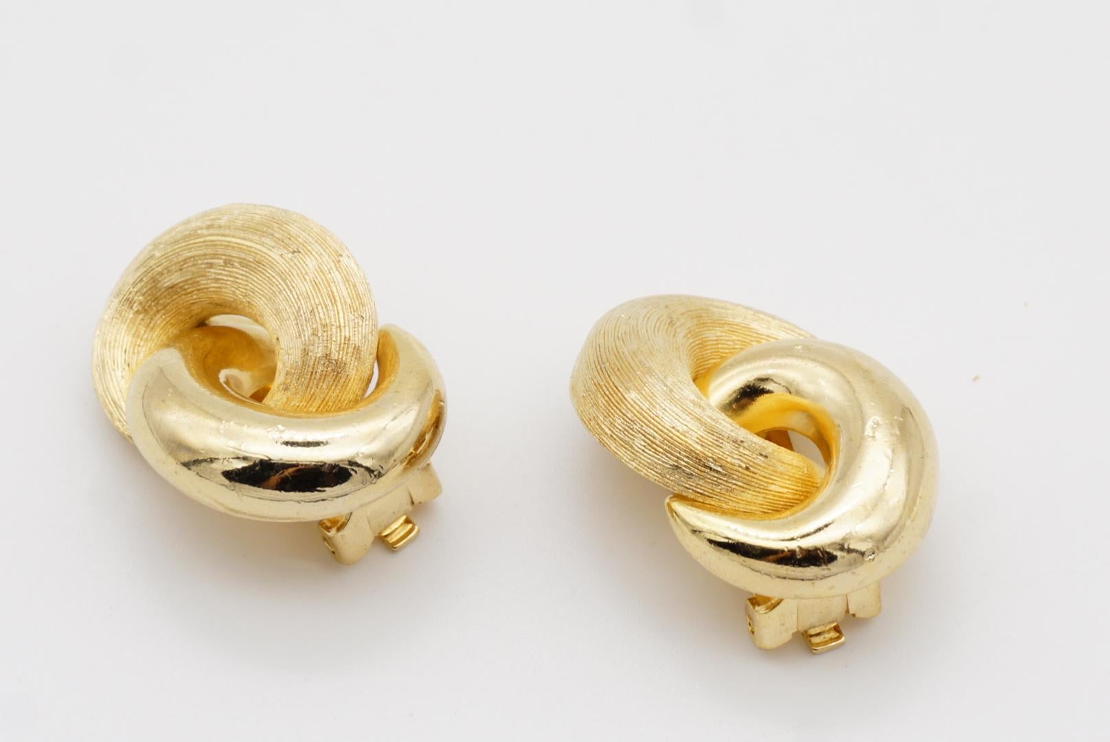 Christian Dior Vintage 1980s Large Matte Glow Knot Interlocked Clip Earrings 7