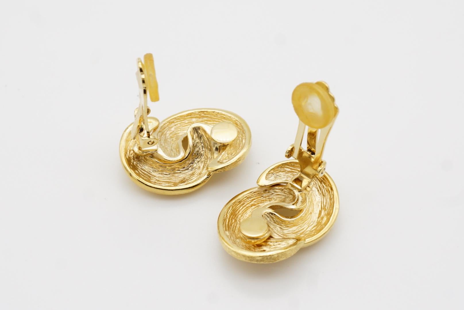 Christian Dior Vintage 1980er Jahre Große ineinandergreifende matte Glow Gold-Ohrclips im Angebot 10
