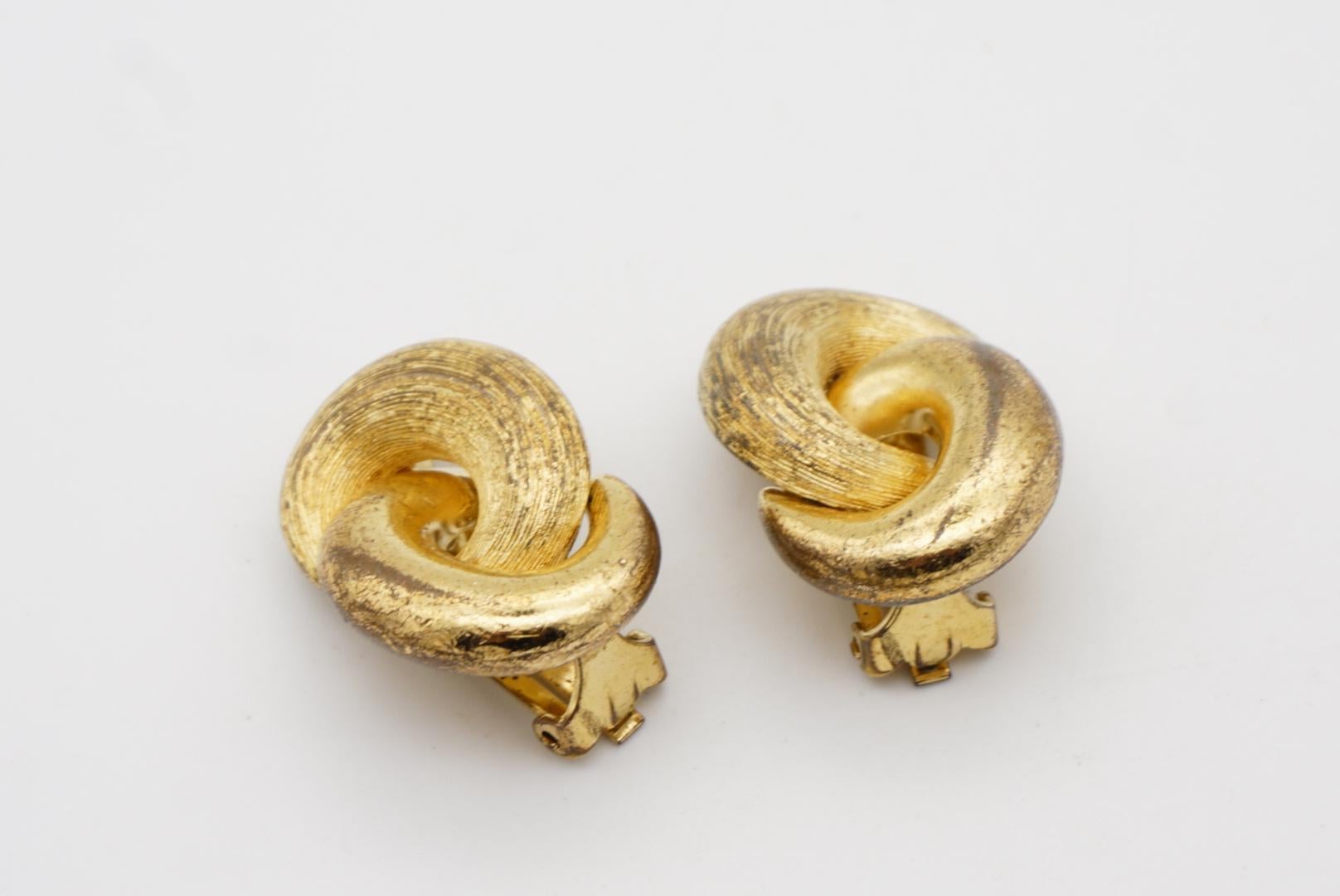 Women's or Men's Christian Dior Vintage 1980s Large Interlock Knot Matte Glow Gold Clip Earrings