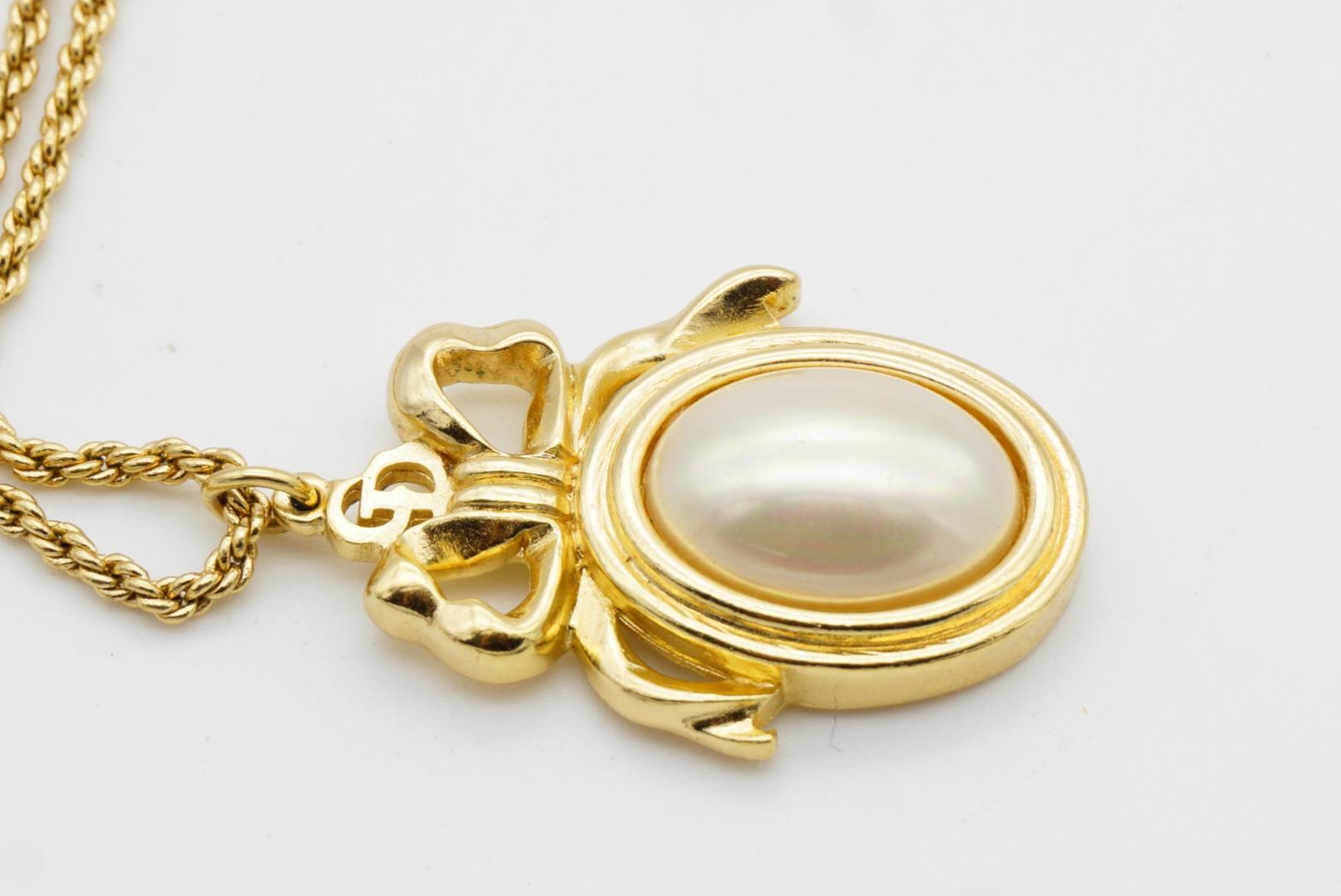 Christian Dior Vintage 1980s Large Logo CD Bow Ribbon Oval White Pearl Necklace 4
