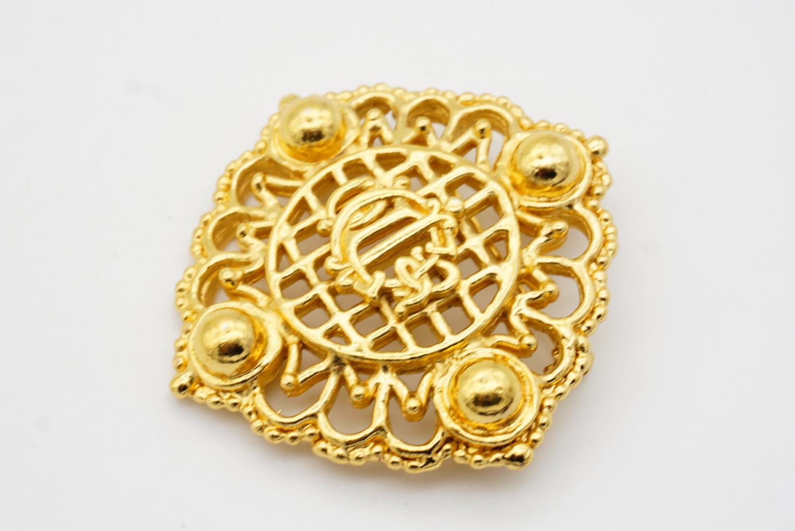 Christian Dior Vintage anni '80 Logo Grande Monogram Insignia Crest Openwork Spilla in vendita 5