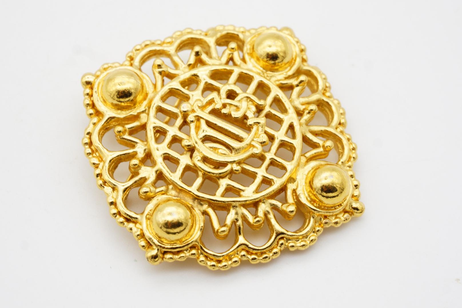 Christian Dior Vintage anni '80 Logo Grande Monogram Insignia Crest Openwork Spilla in vendita 6