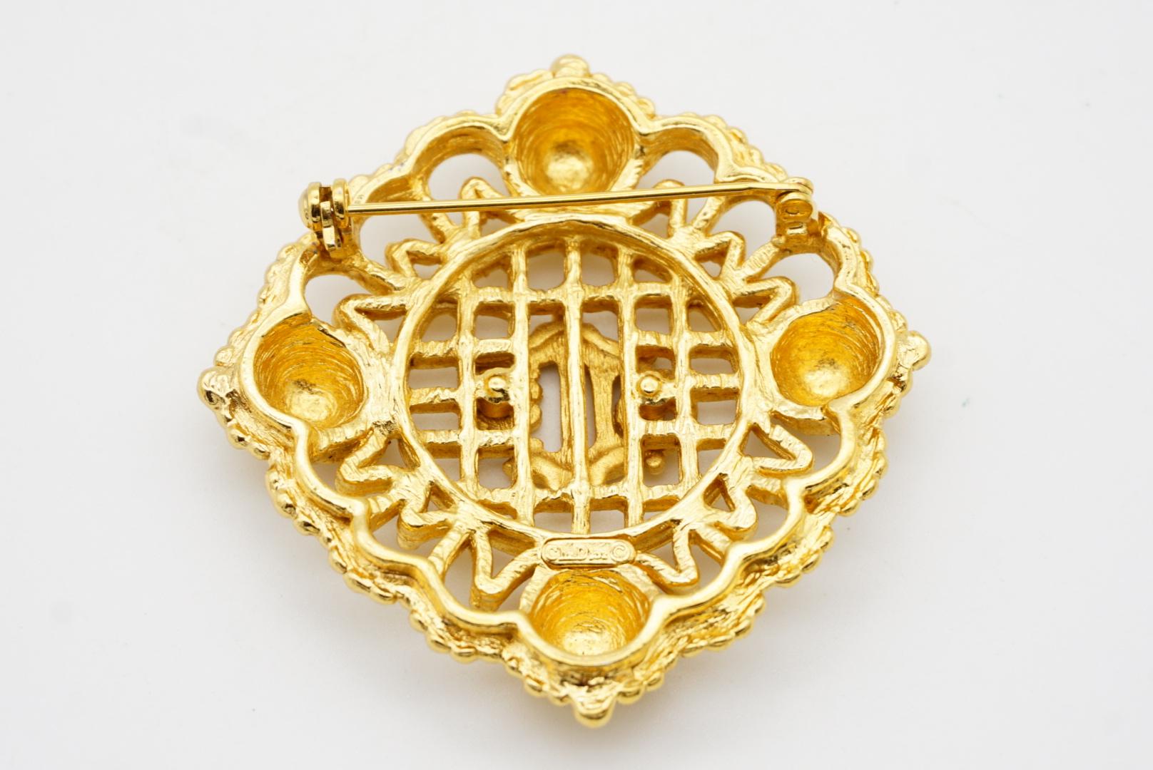 Christian Dior Vintage anni '80 Logo Grande Monogram Insignia Crest Openwork Spilla in vendita 8