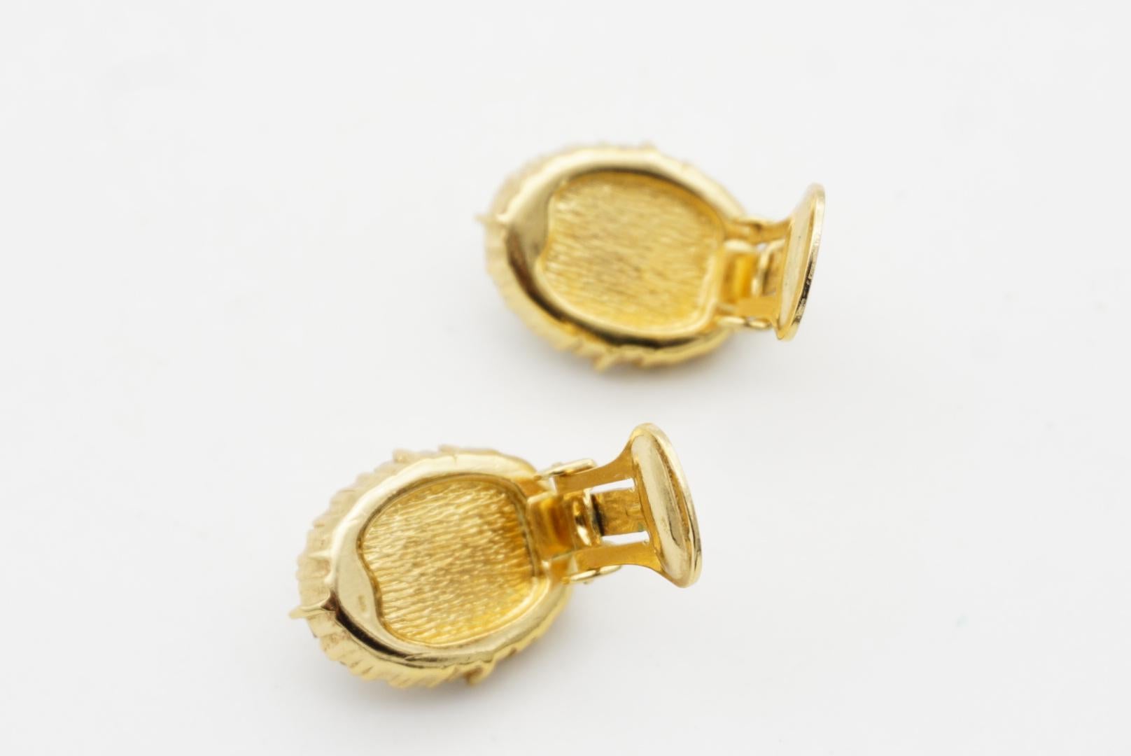 Christian Dior Vintage 1980s Large Oval White Pearl Crystals Gold Clip Earrings For Sale 7
