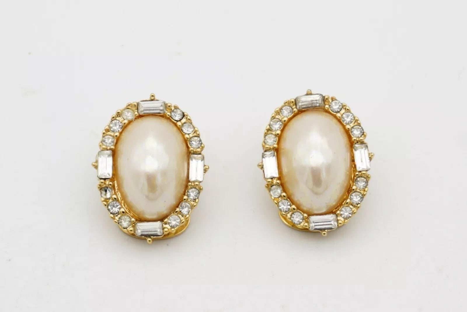 Christian Dior Vintage 1980s Large Oval White Pearl Crystals Gold Clip Earrings For Sale 8