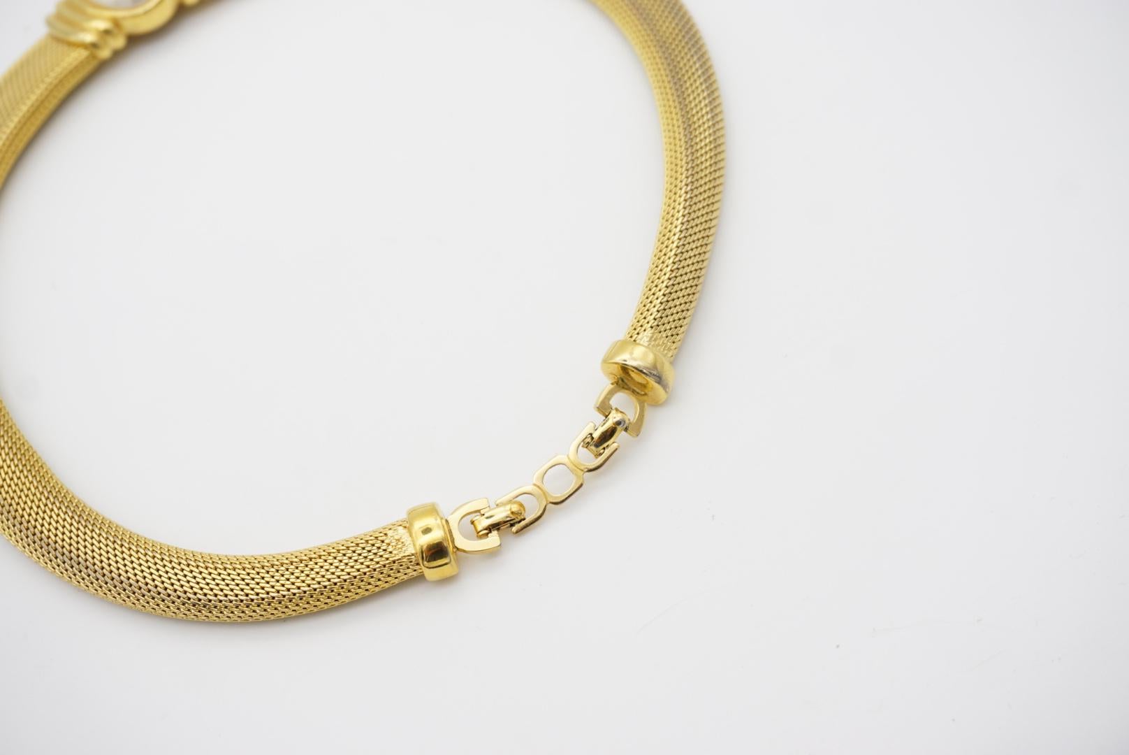 Christian Dior Vintage 1980s Large Oval White Pearl Snake Omega Gold Necklace For Sale 4