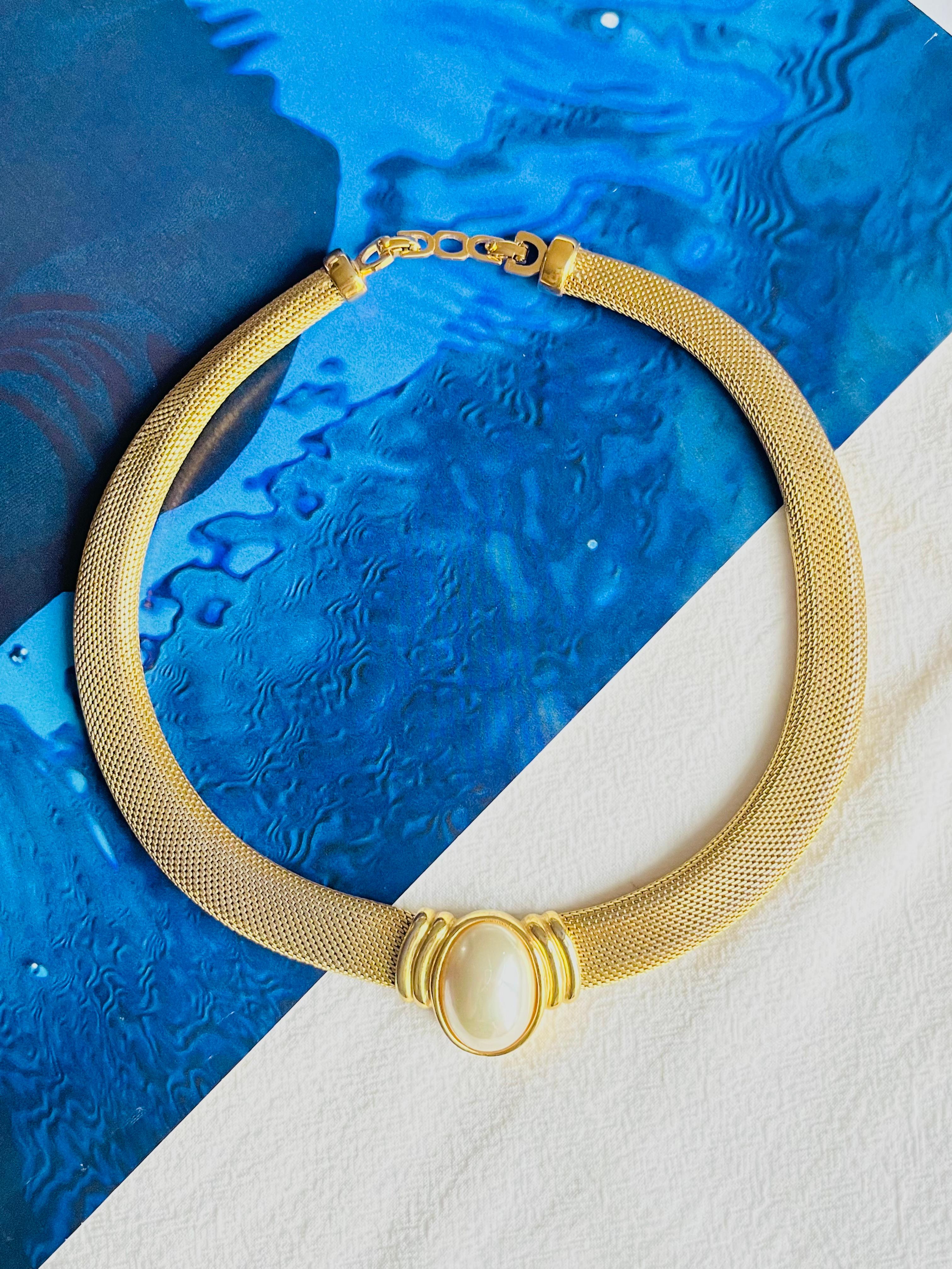 Art Deco Christian Dior Vintage 1980s Large Oval White Pearl Snake Omega Gold Necklace For Sale