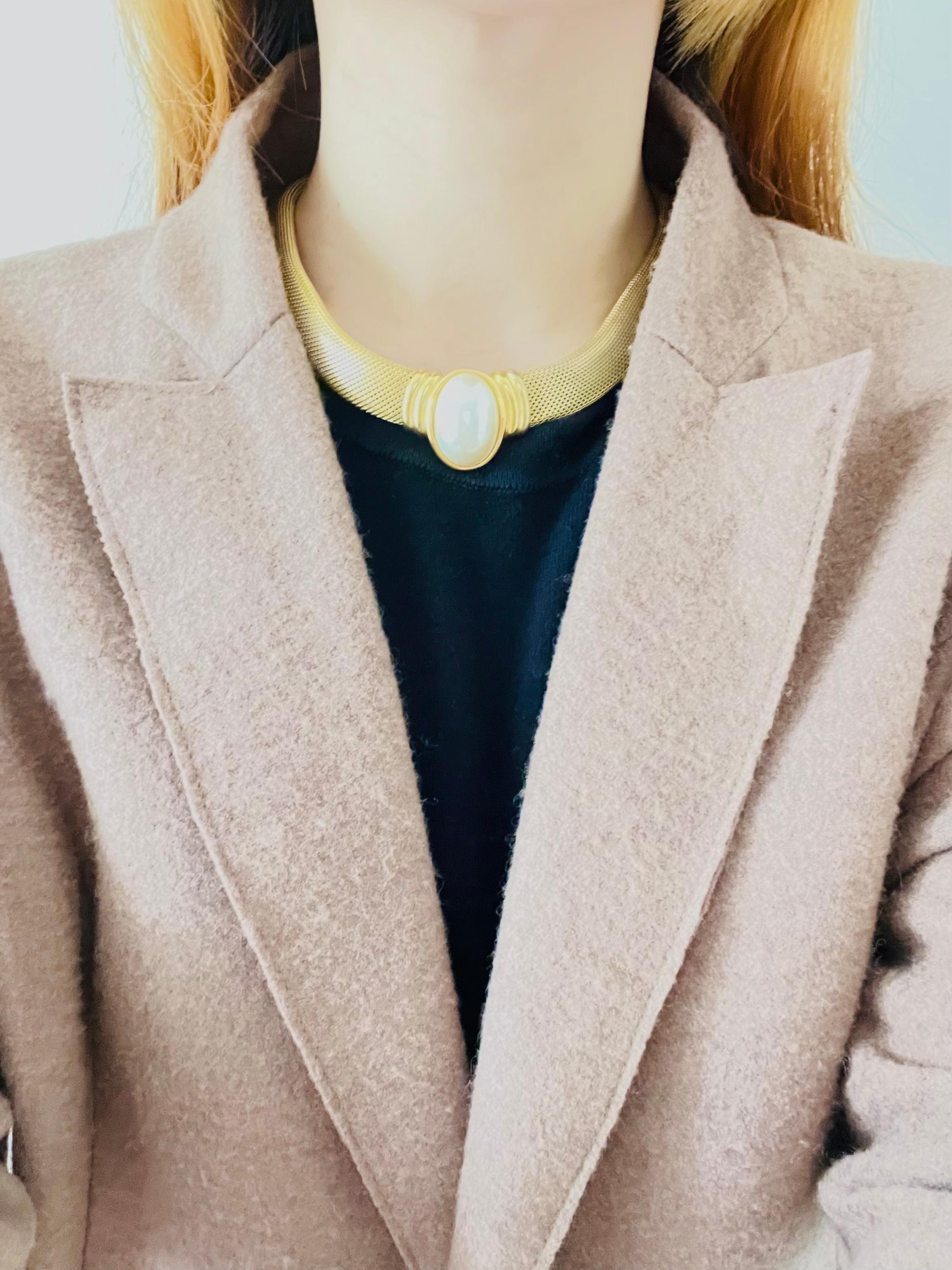 Christian Dior Vintage 1980s Large Oval White Pearl Snake Omega Gold Necklace In Excellent Condition For Sale In Wokingham, England