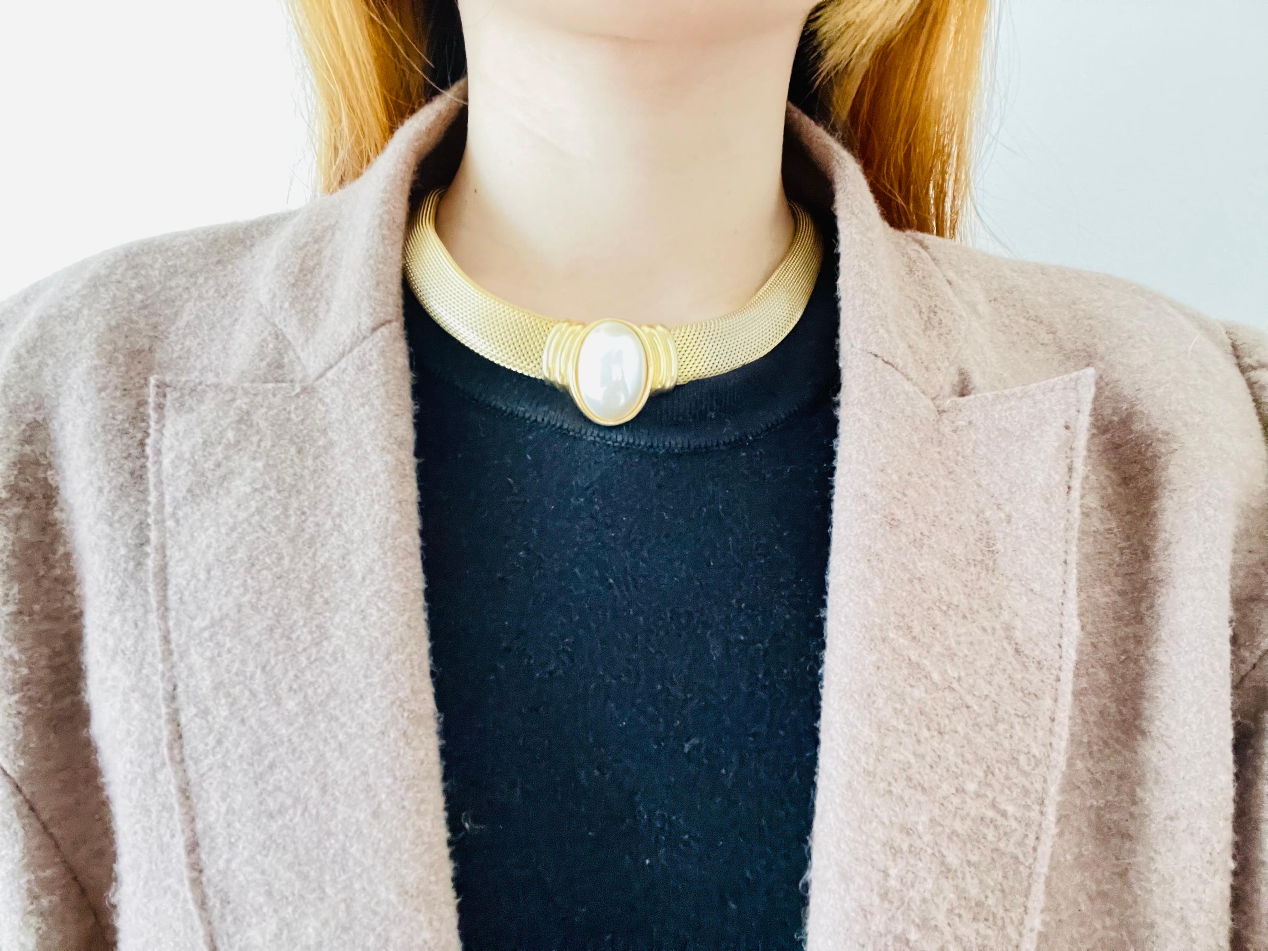 Women's or Men's Christian Dior Vintage 1980s Large Oval White Pearl Snake Omega Gold Necklace For Sale