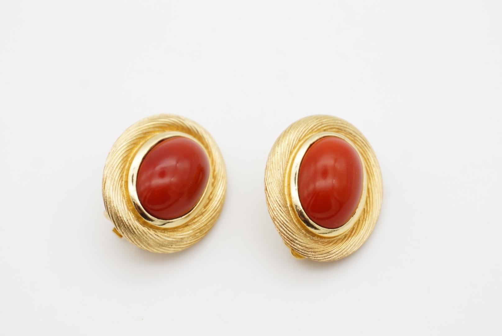 Christian Dior Vintage 1980s Large Red Oval Pearl Modernist Gold Clip Earrings For Sale 5