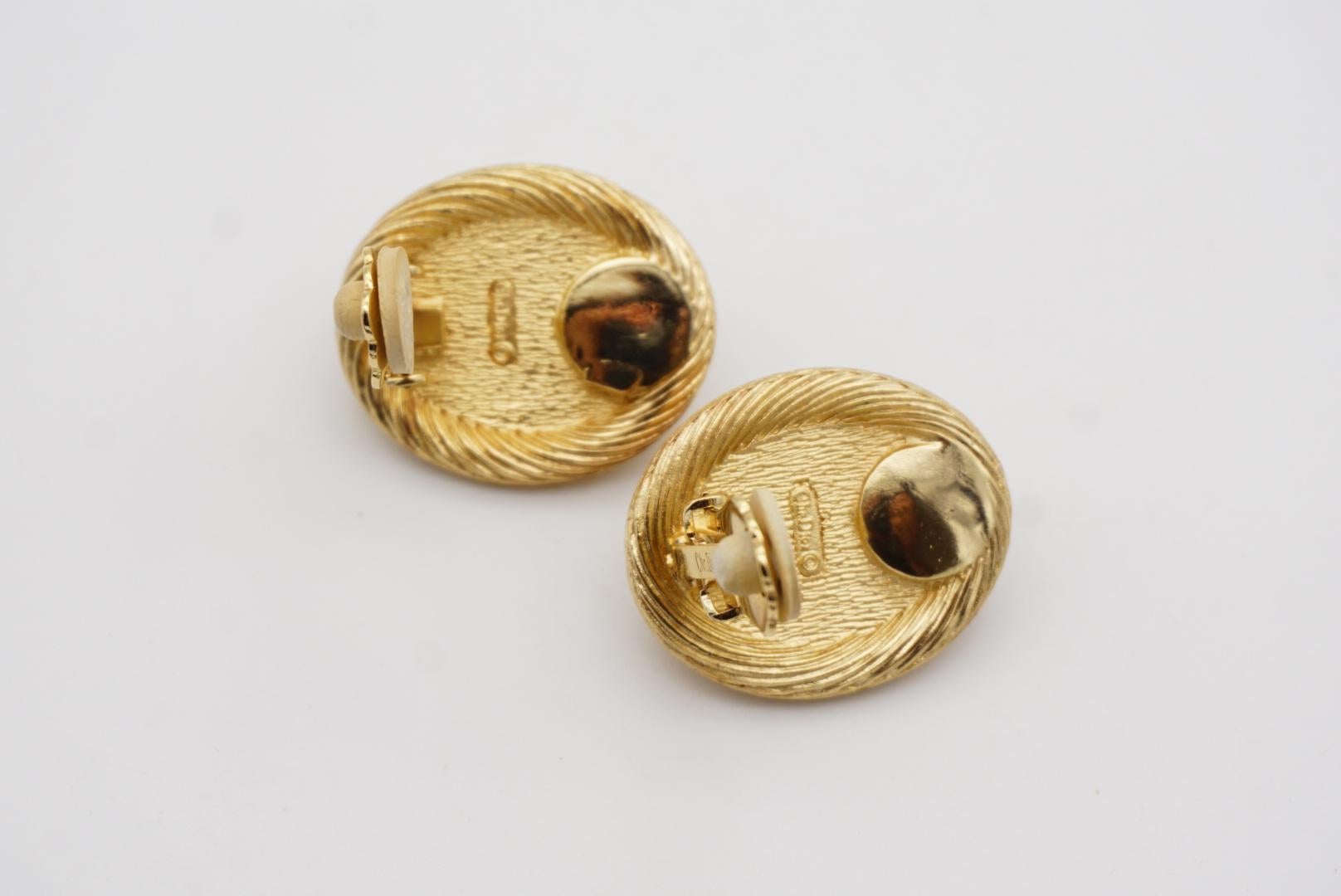 Christian Dior Vintage 1980s Large Red Oval Pearl Modernist Gold Clip Earrings For Sale 6