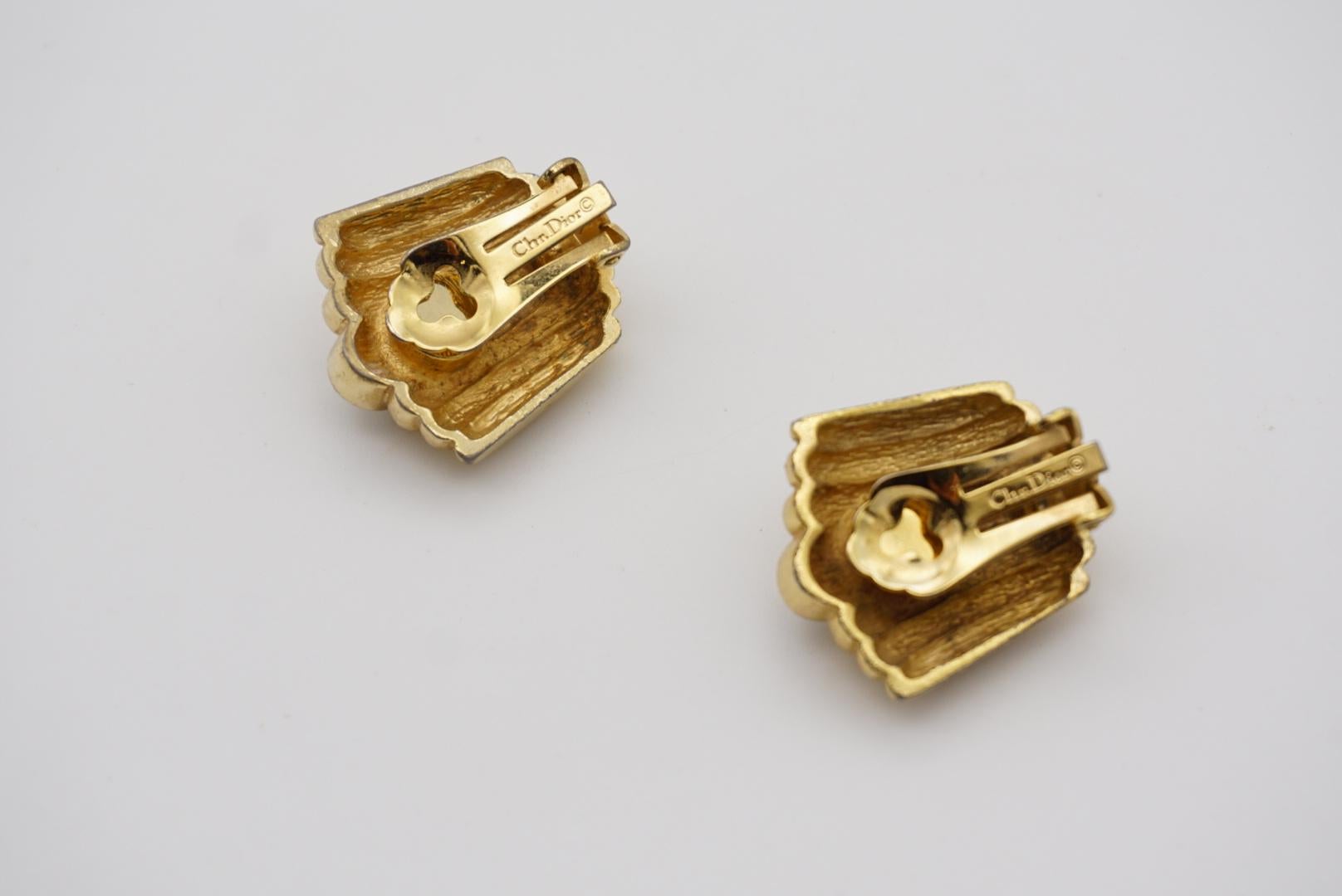 Christian Dior Vintage 1980s Large Shell Fan Crystals Gold Clip On Earrings 3
