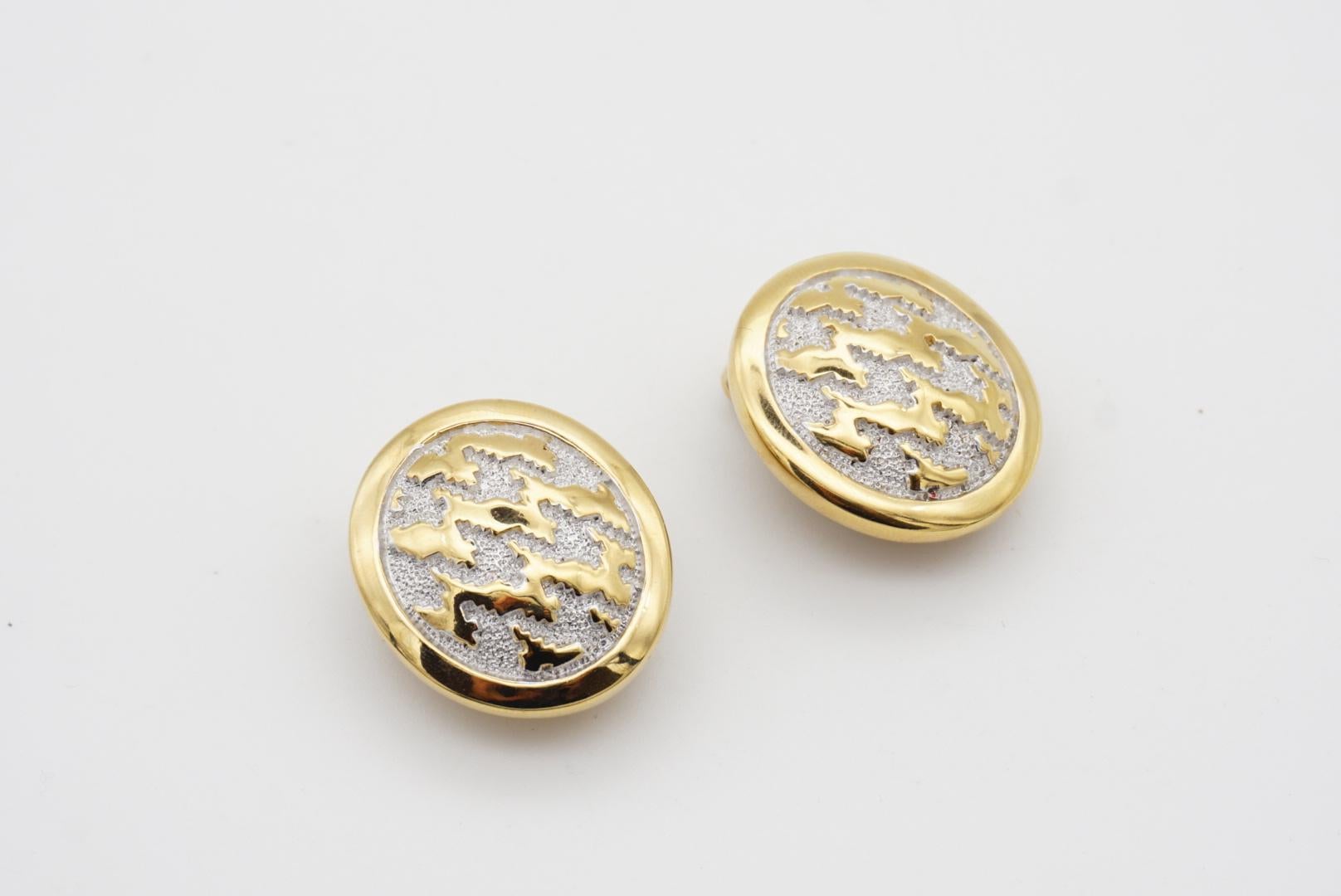 Christian Dior Vintage 1980s Large Silver Grey Ripple Oval Glow Clip Earrings 3