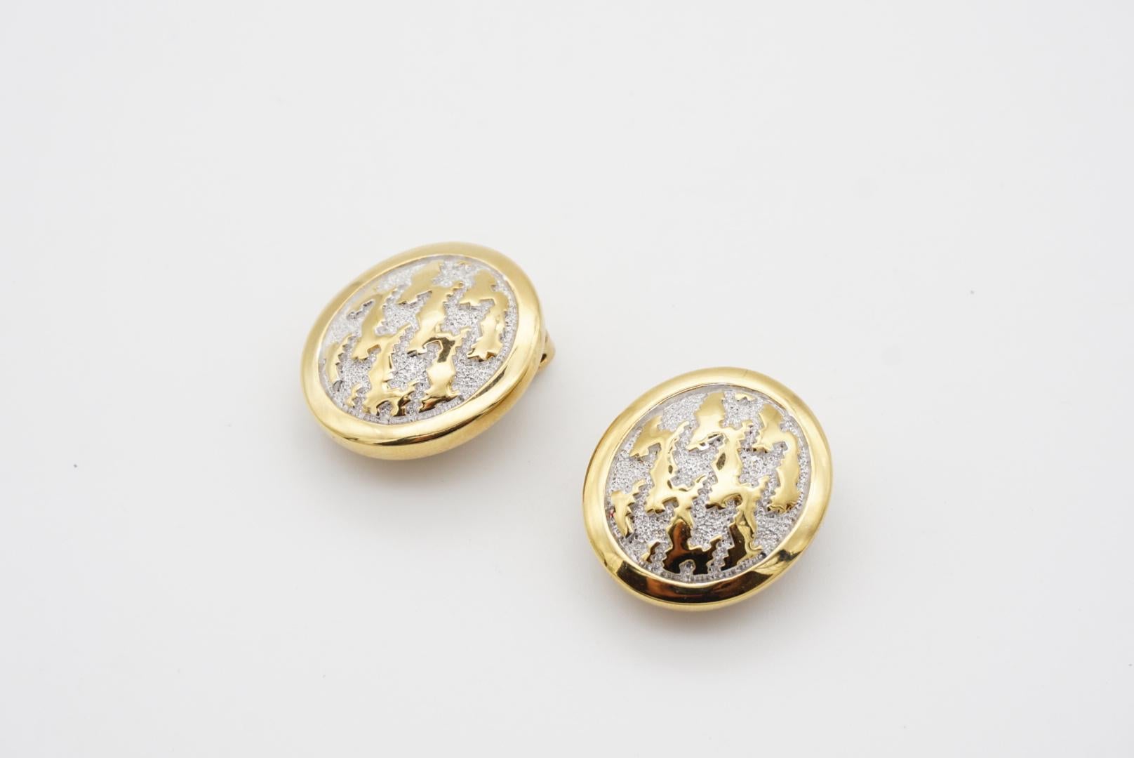 Christian Dior Vintage 1980s Large Silver Grey Ripple Oval Glow Clip Earrings 4