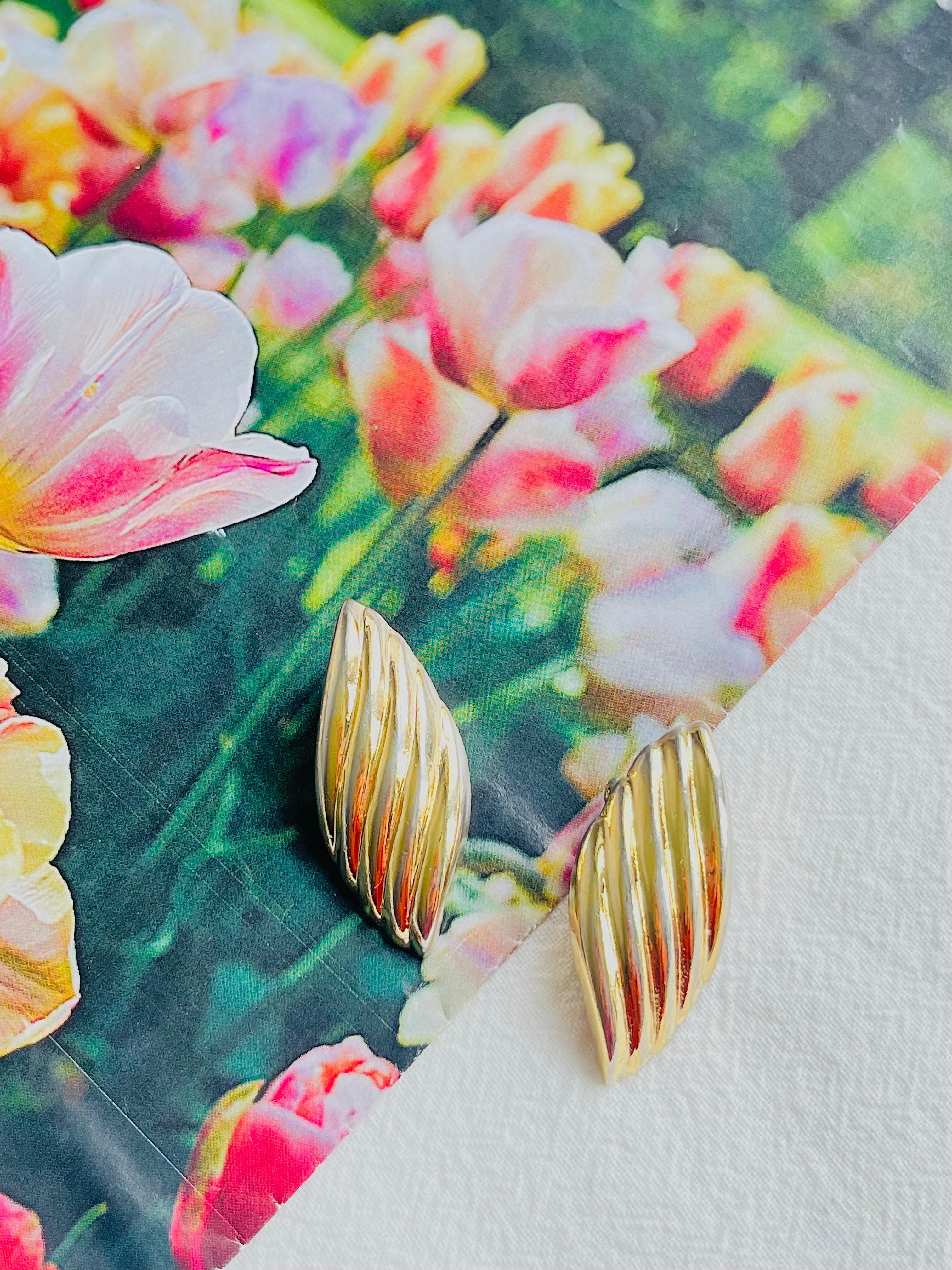 Christian Dior Vintage 1980s Large Spiral Shell Leaf Modernist Clip Earrings For Sale 1