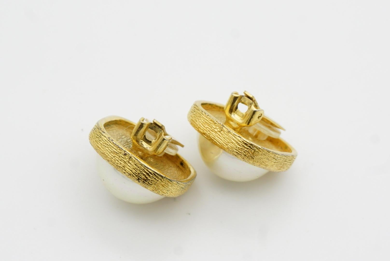 Christian Dior Vintage 1980s Large Square Cube White Round Pearl Clip Earrings 7