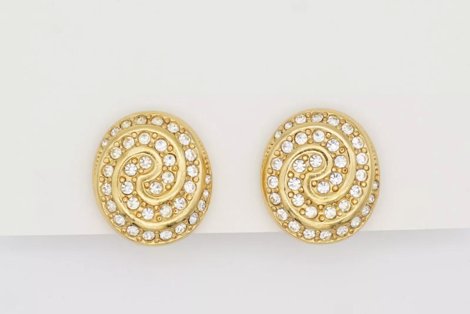 Christian Dior Vintage 1980er Jahre Großer Wirbel Oval Klarkristalle Gold Clip-Ohrringe im Angebot 4