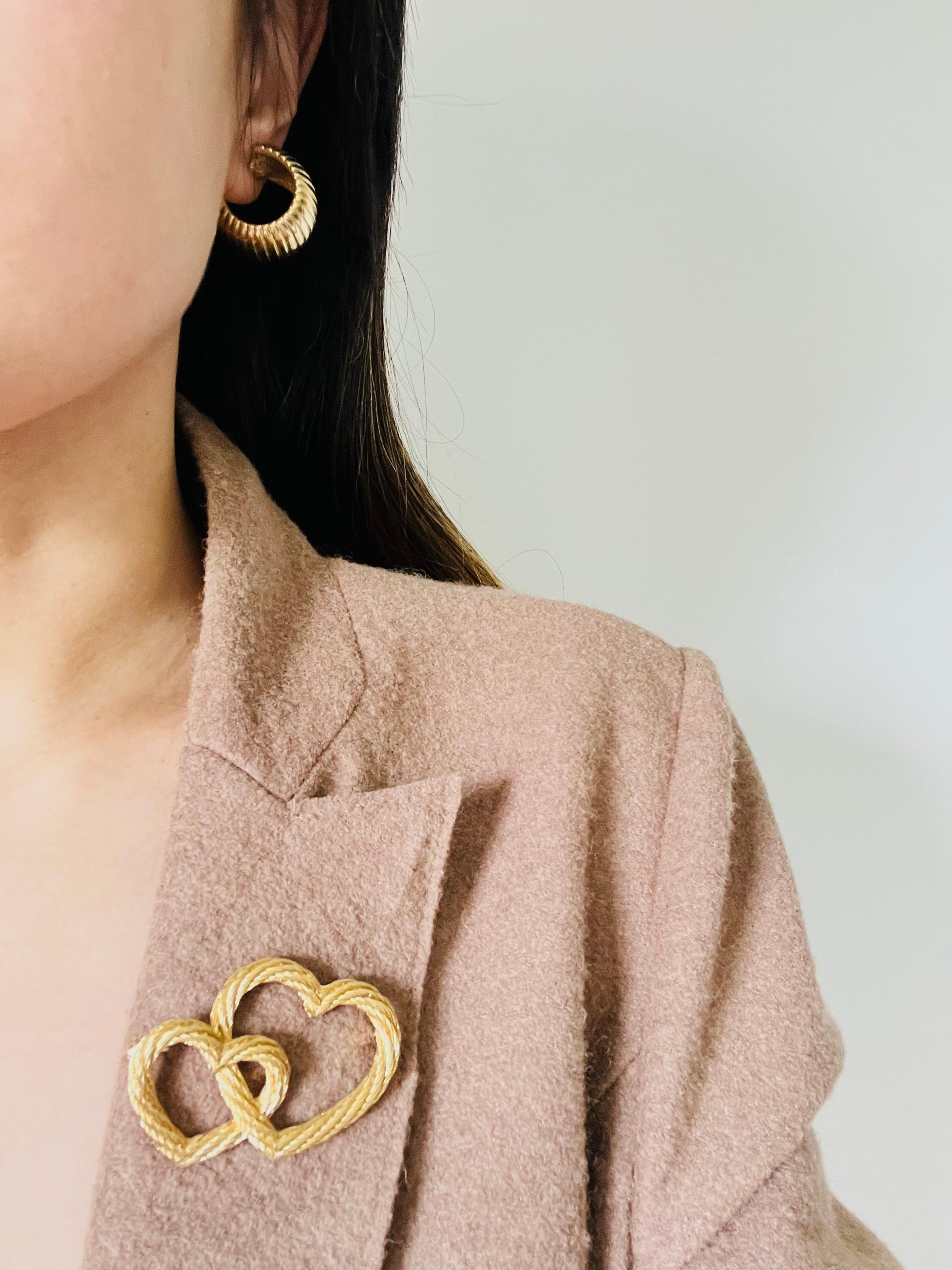Christian Dior Vintage 1980s Large Texture Shell Half Dome Circle Clip Earrings en venta 1