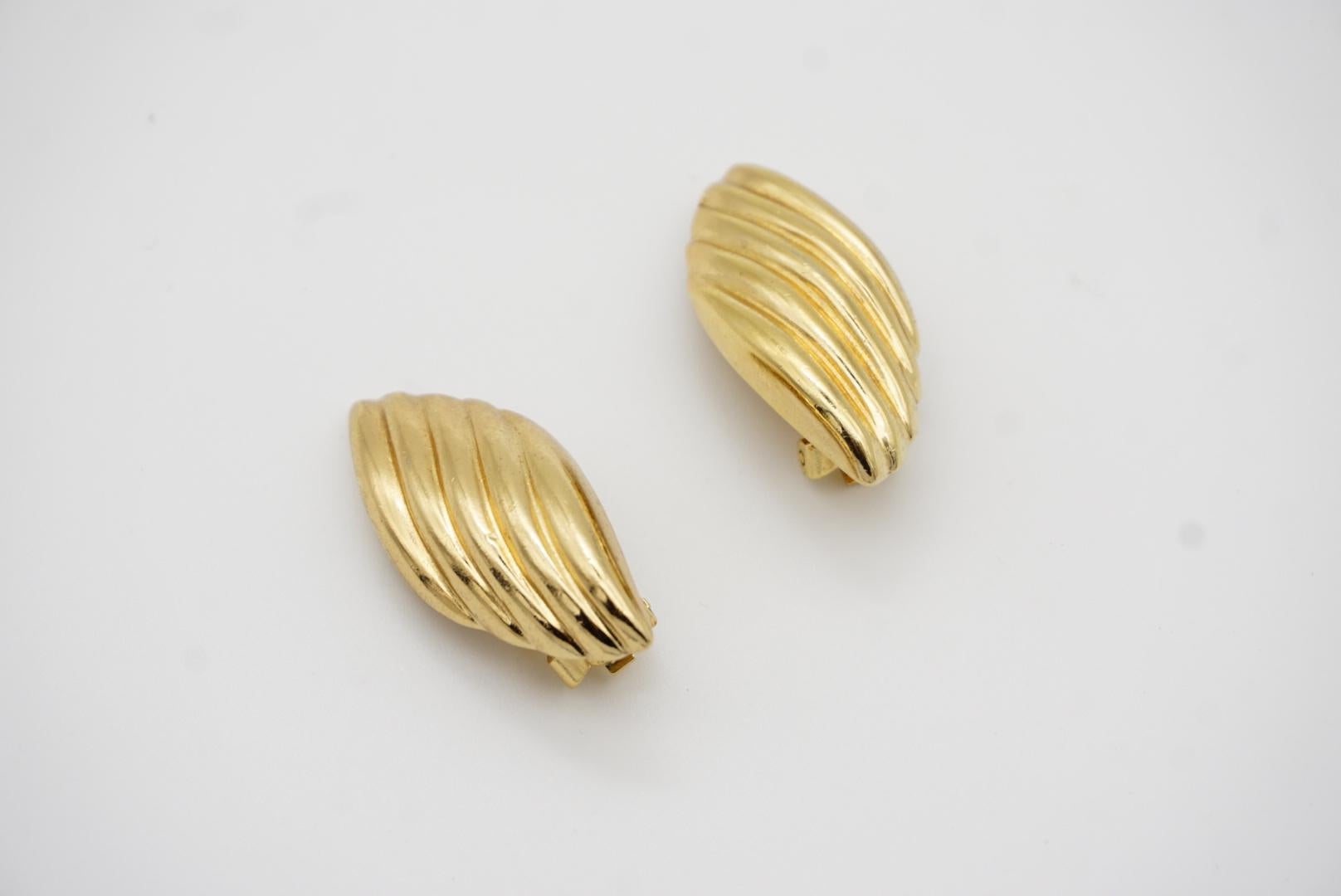 Christian Dior Vintage 1980s Large Texture Shell Leaf Chunky Gold Clip Earrings 6